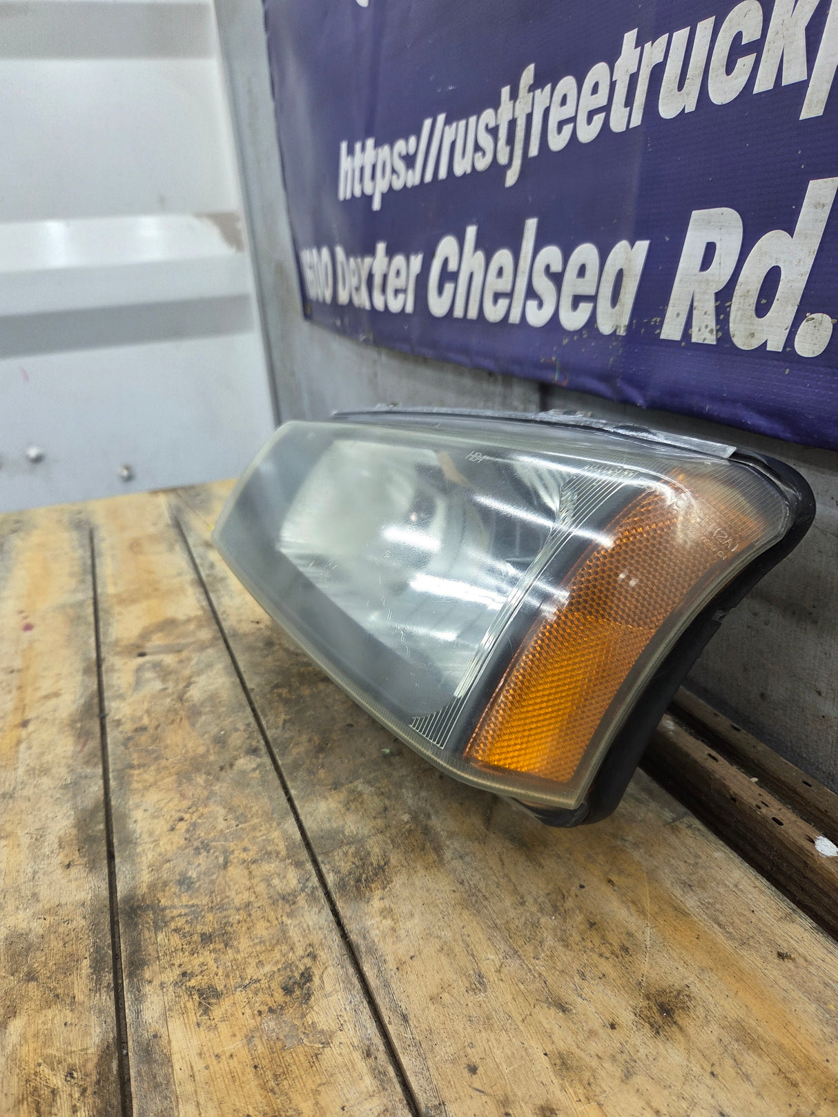 2003-2007 Chevrolet Silverado LH Driver Side Headlight Assembly - 10396913