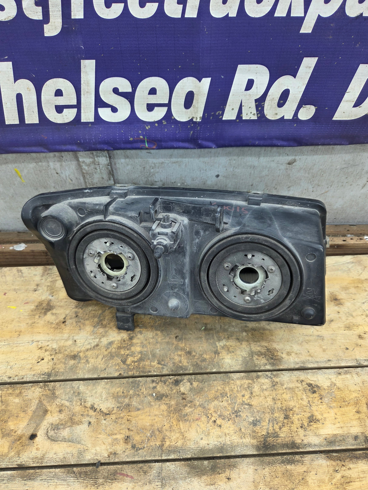 2003-2007 Chevrolet Silverado LH Driver Side Headlight Assembly - 10396913