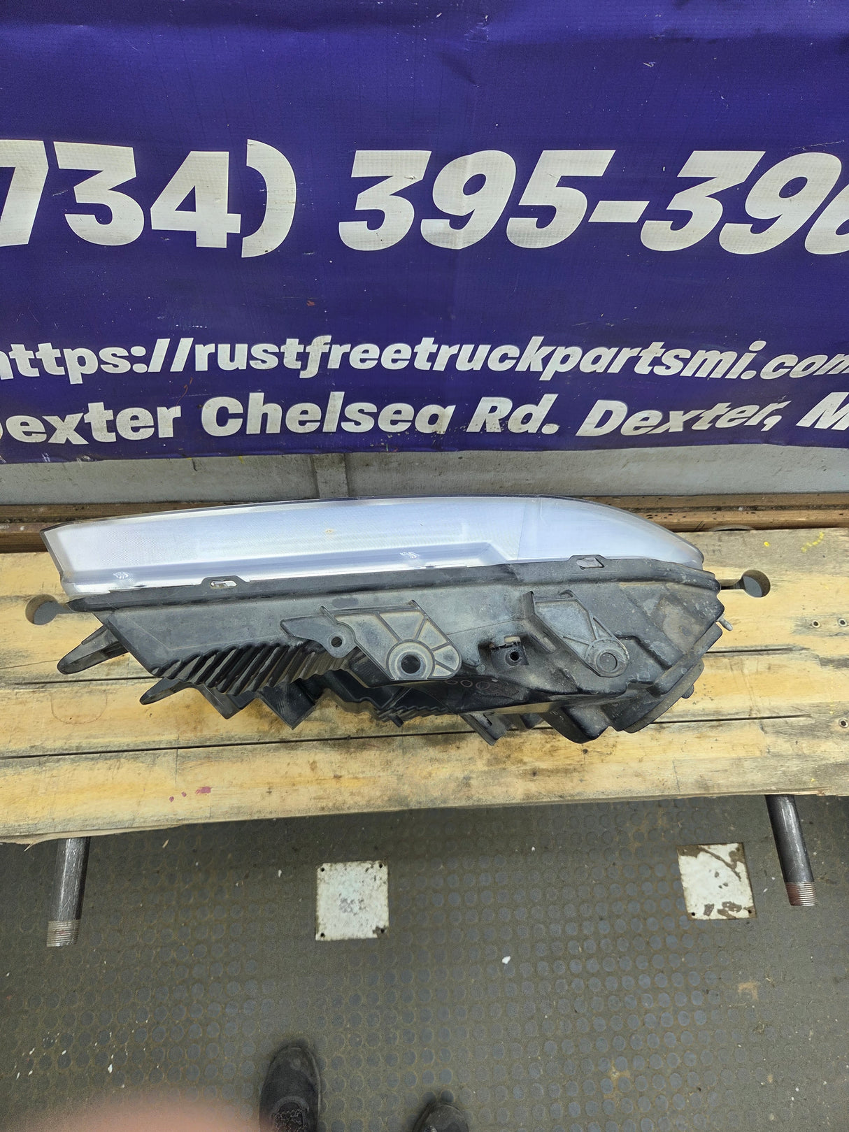 2018-2020 Ford F150 XL RH Passenger Side Headlight Halogen -KL3Z13008M, KL3Z13008C