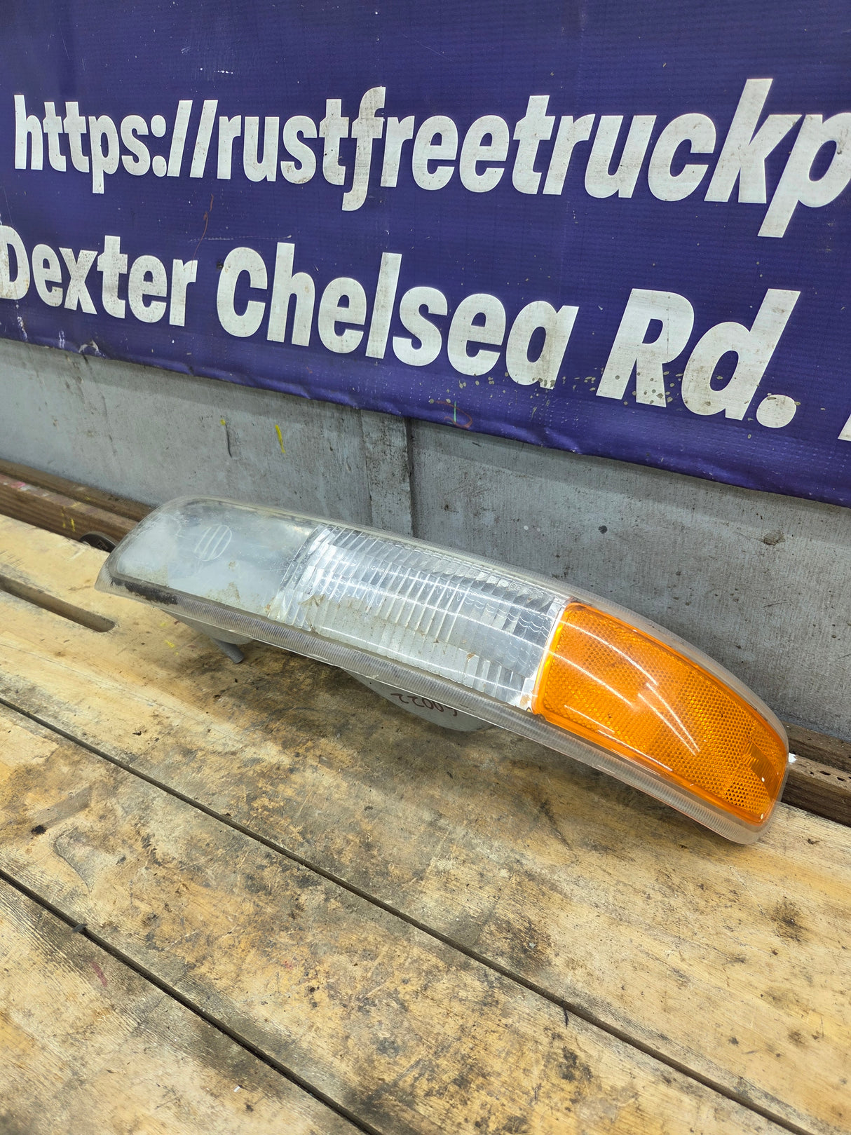 1999-2002 Chevrolet Silverado LH Driver Side Marker / Turn Signal - 15199558