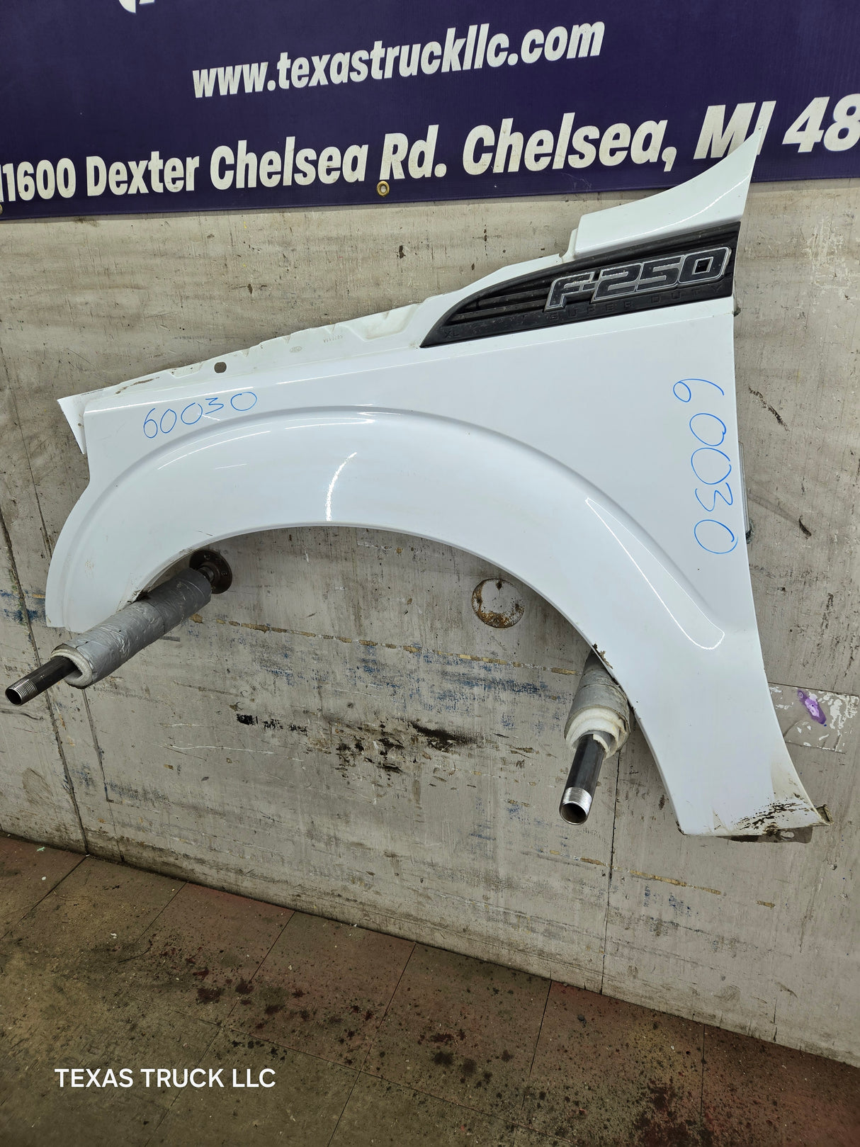 2011-2016 Ford Super Duty F250 F350 LH Driver Side Front Fender