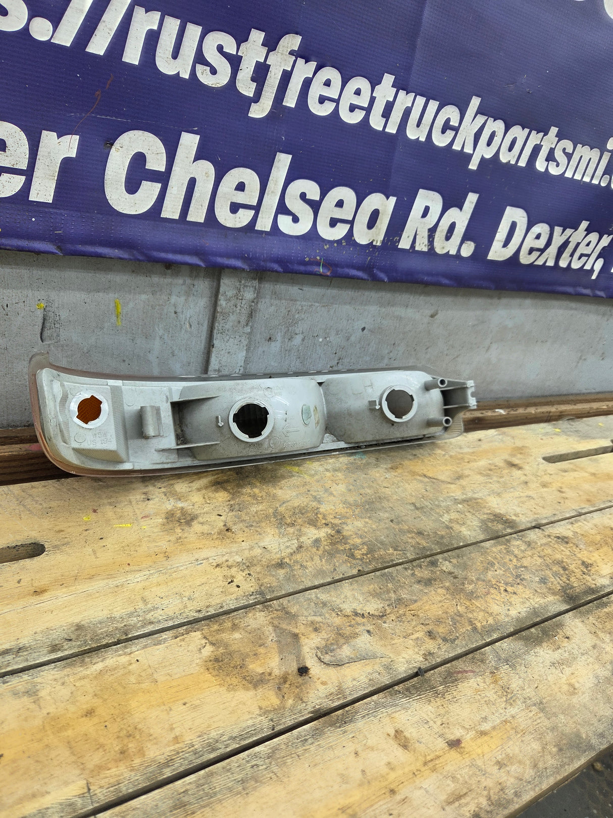 1999-2002 Chevrolet Silverado LH Driver Side Marker / Turn Signal - 15199558