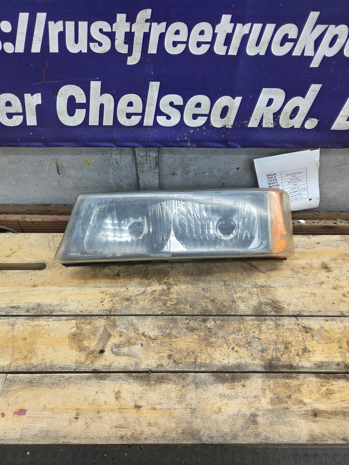 2003-2007 Chevrolet Silverado LH Driver Side Marker / Turn Signal - 15199556