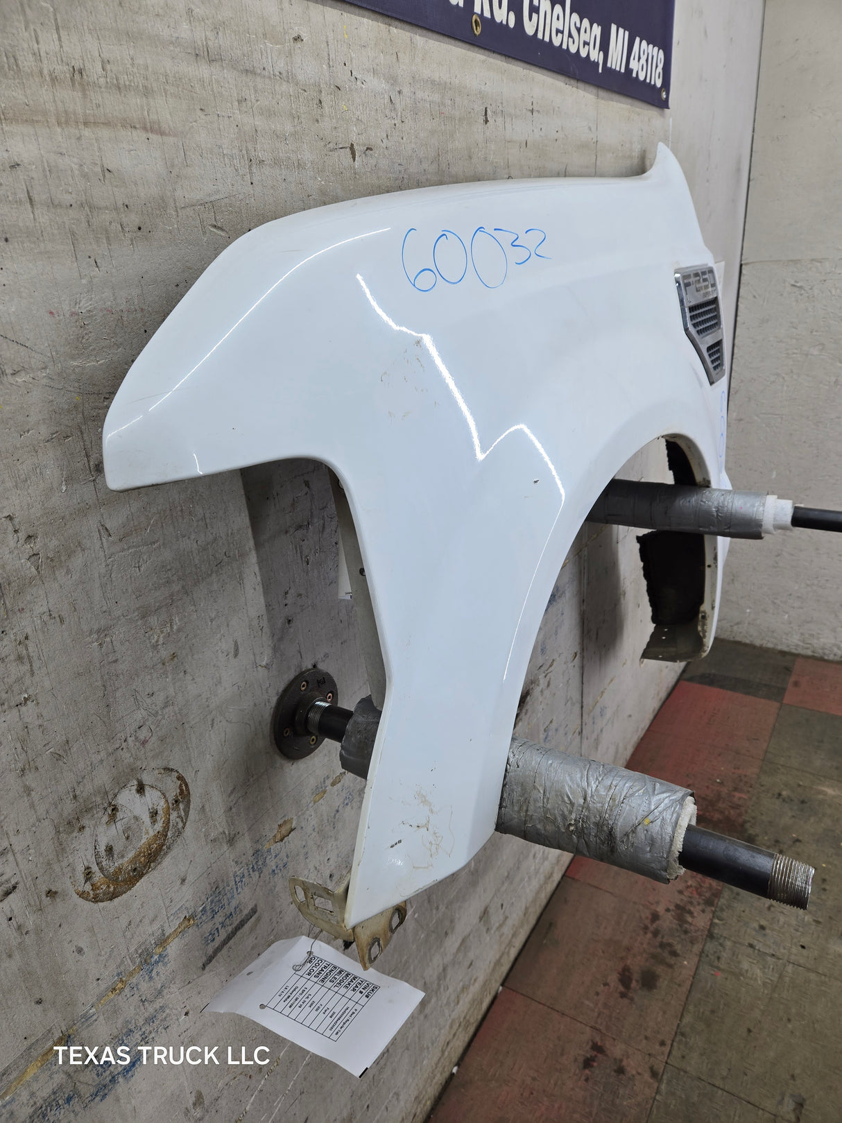 2008-2010 Ford Super Duty F250 F350 LH Driver Side Fender - Oxford White