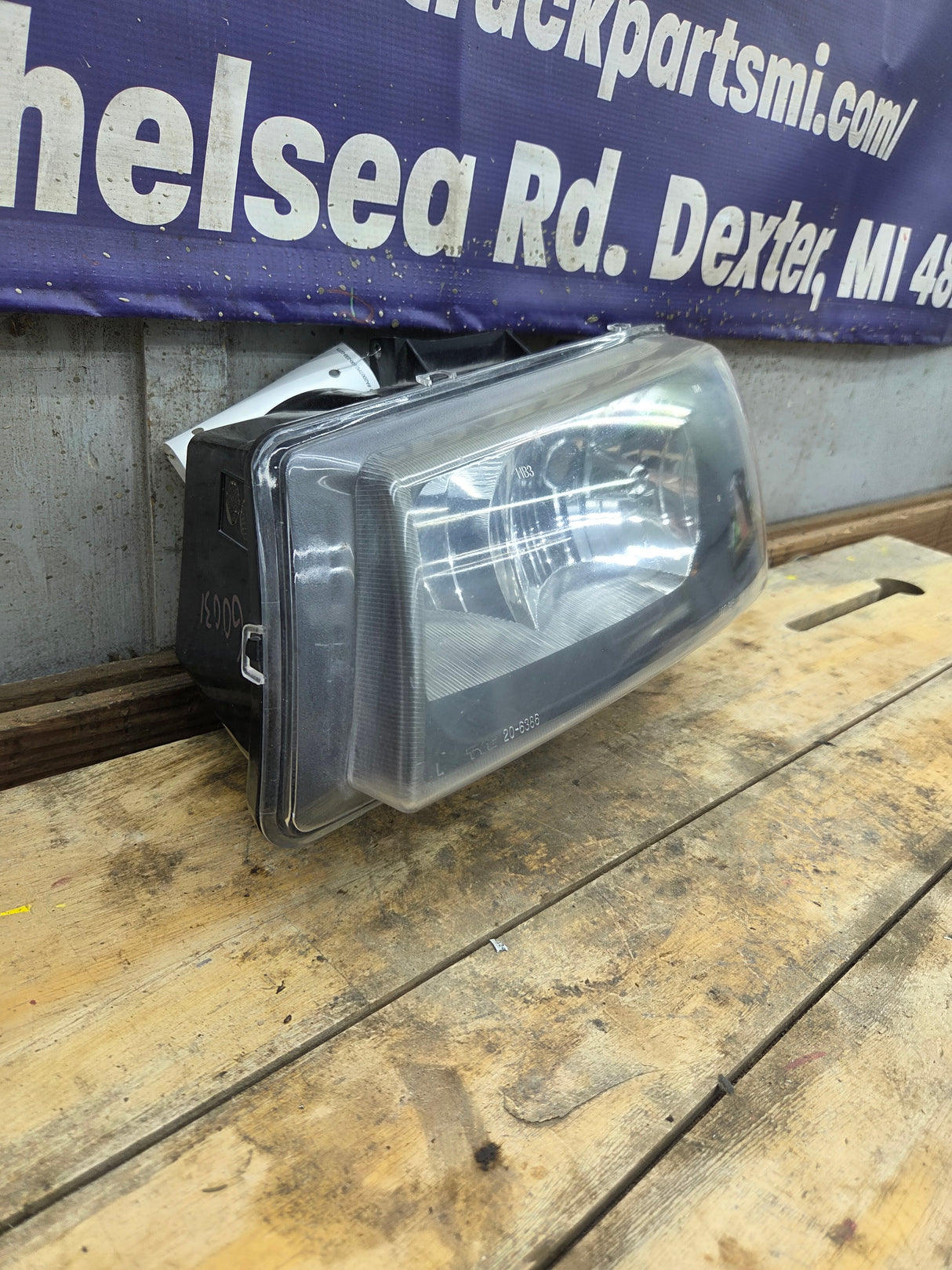 2003-2007 Chevrolet Silverado LH Driver Side Headlight Assembly - 10396913