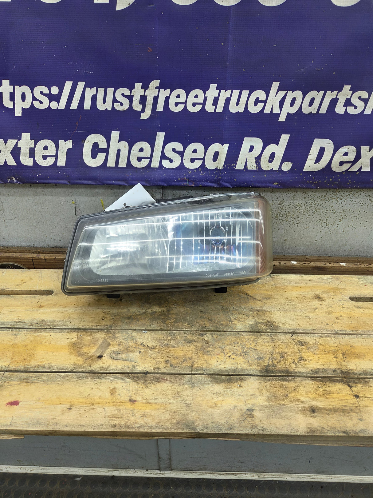 2003-2007 Chevrolet Silverado LH Driver Side Headlight Assembly - 10396913