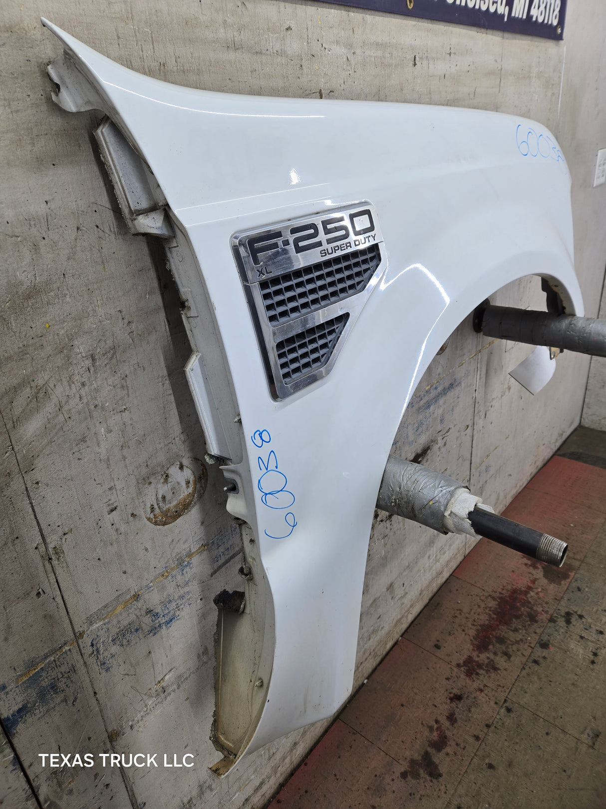 2008-2010 Ford Super Duty F250 F350 RH Passenger Side Fender