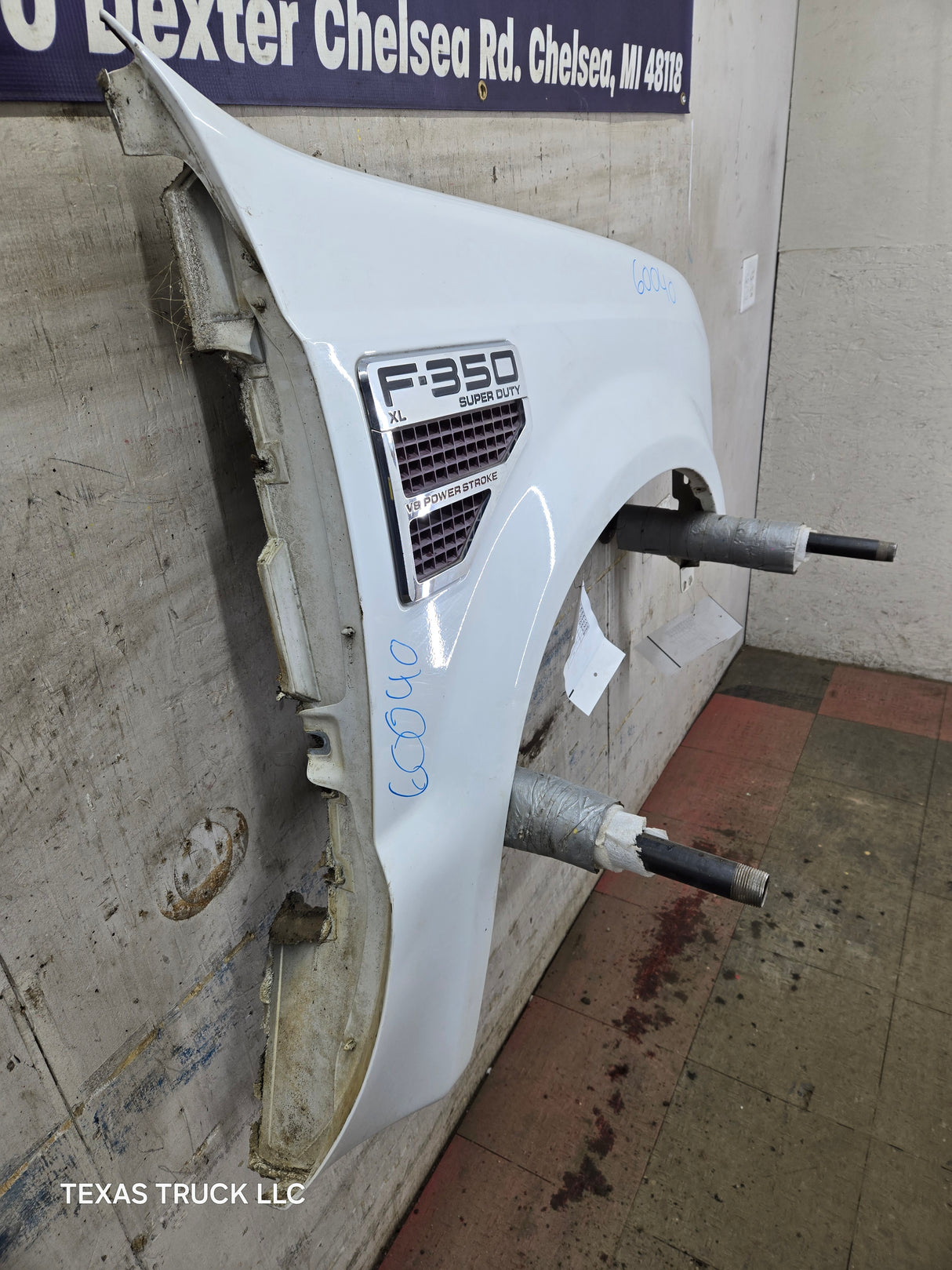 2008-2010 Ford Super Duty F250 F350 RH Passenger Side Fender - Oxford White