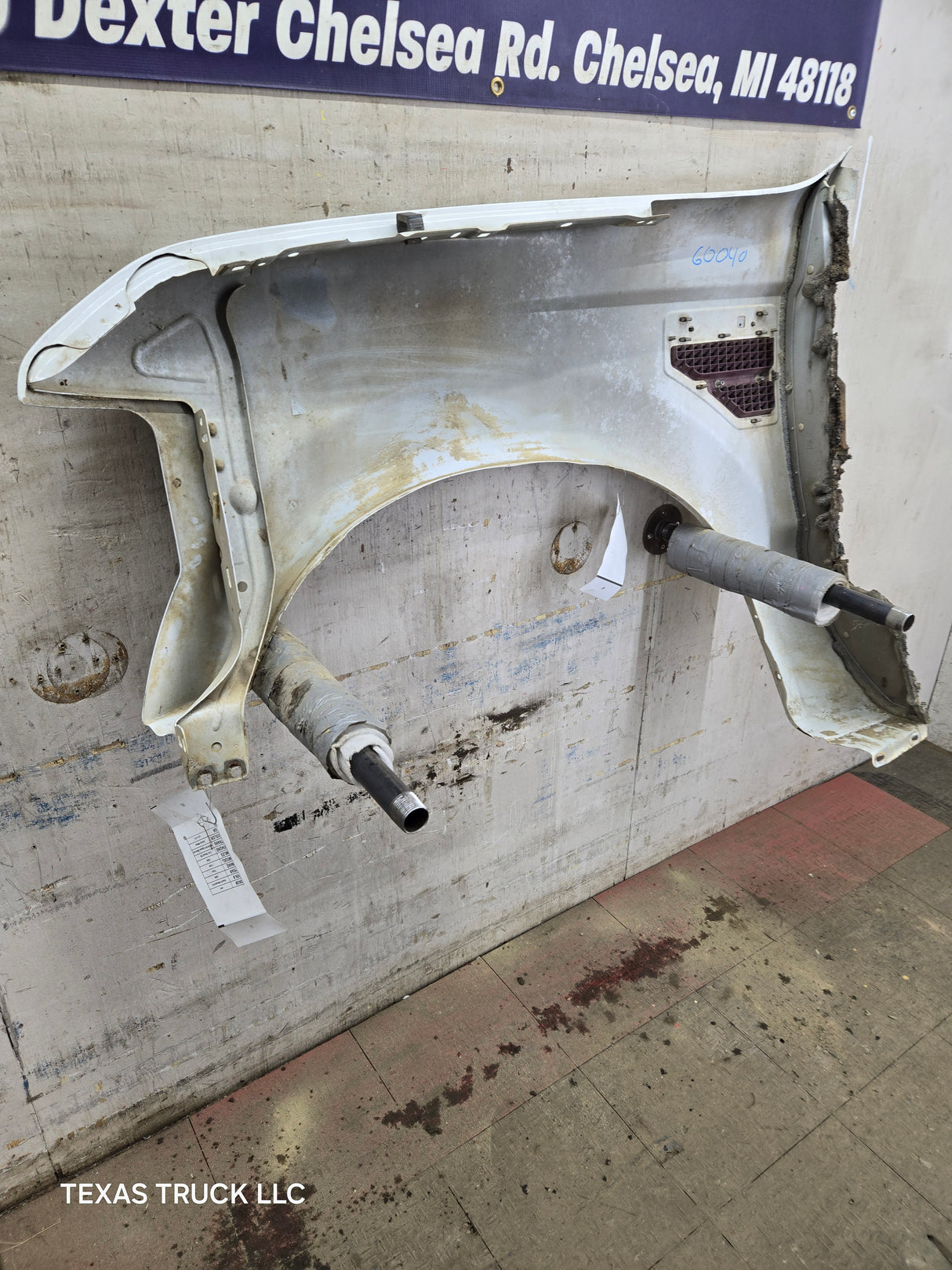 2008-2010 Ford Super Duty F250 F350 RH Passenger Side Fender - Oxford White