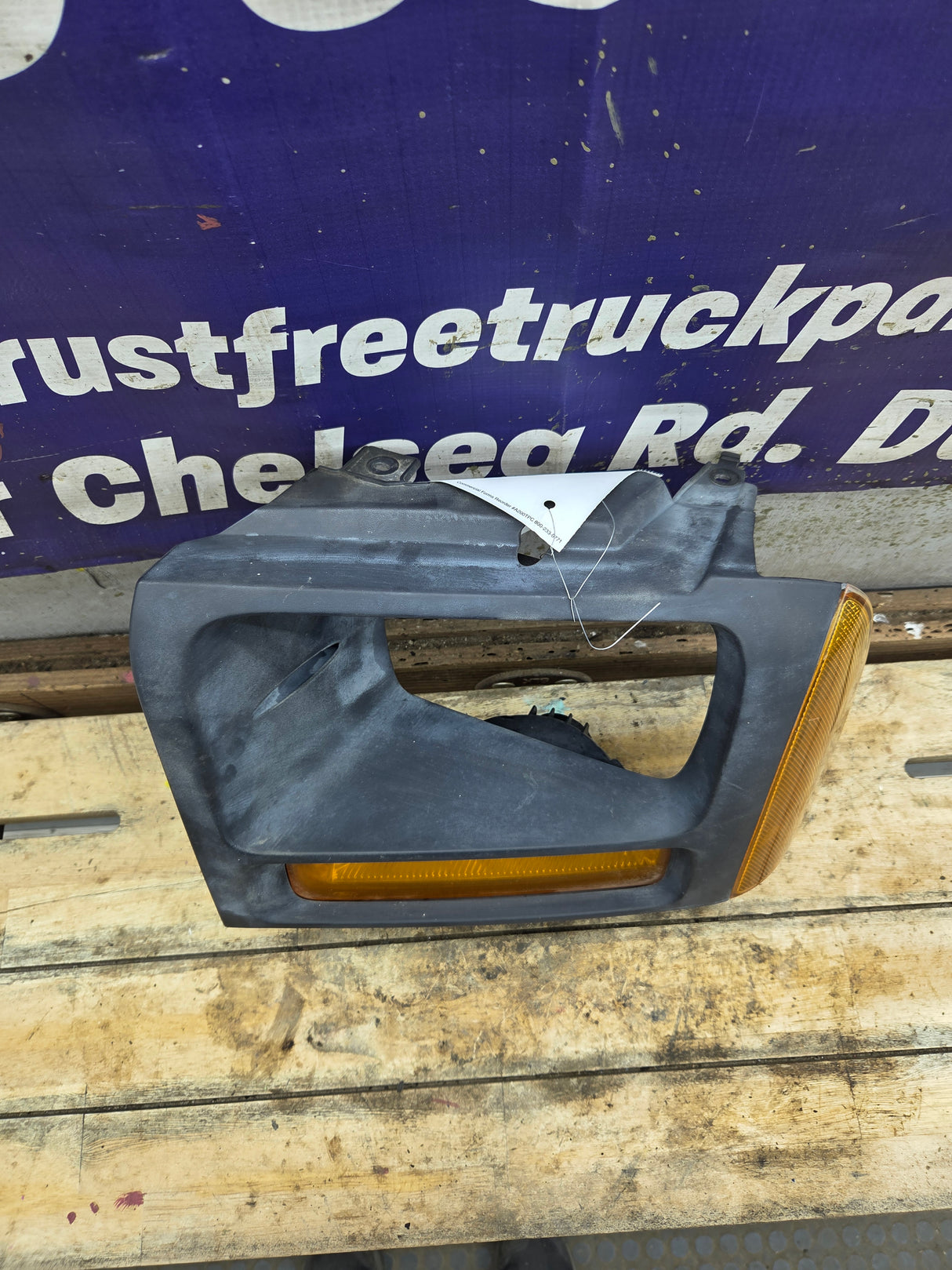 2005-2007 Ford Super Duty F250 F350 F450 F550 LH Left Driver Side Headlight Bezel Park Lamp Signal Corner Light 5C34-13B221-A