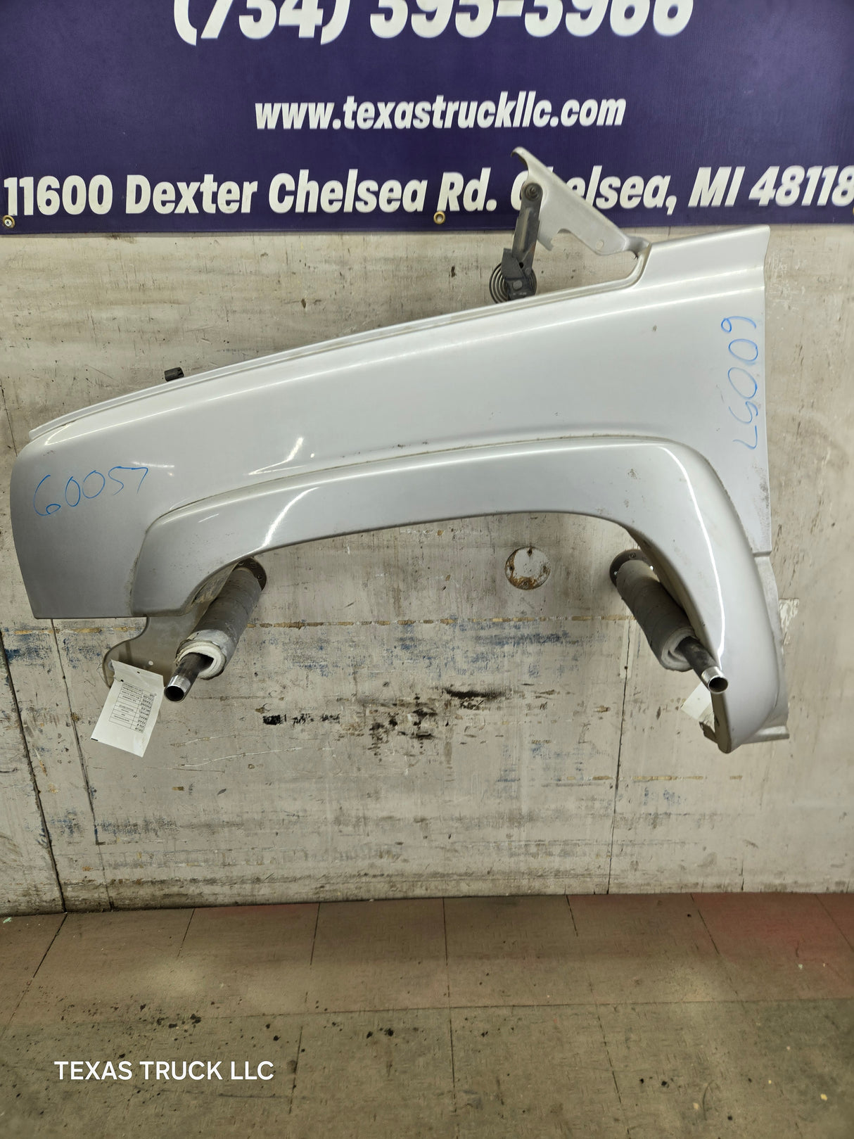 2003-2007 Chevrolet Silverado / Tahoe / Suburban 1500 2500 3500 HD LH Driver Side "Cateye" Front Fender - Summit White