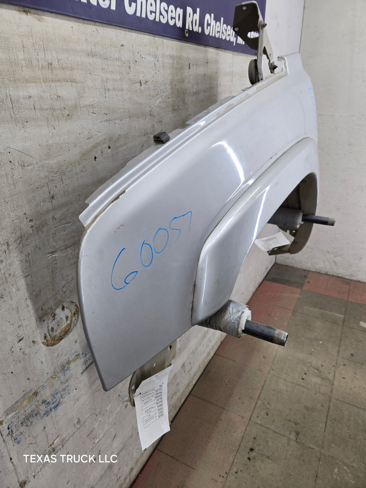 2003-2007 Chevrolet Silverado / Tahoe / Suburban 1500 2500 3500 HD LH Driver Side "Cateye" Front Fender - Summit White