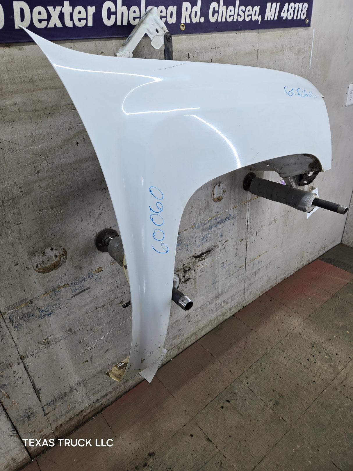 2007-2013 Chevrolet Silverado Passenger Side Front RH Fender 1500 2500 3500 HD