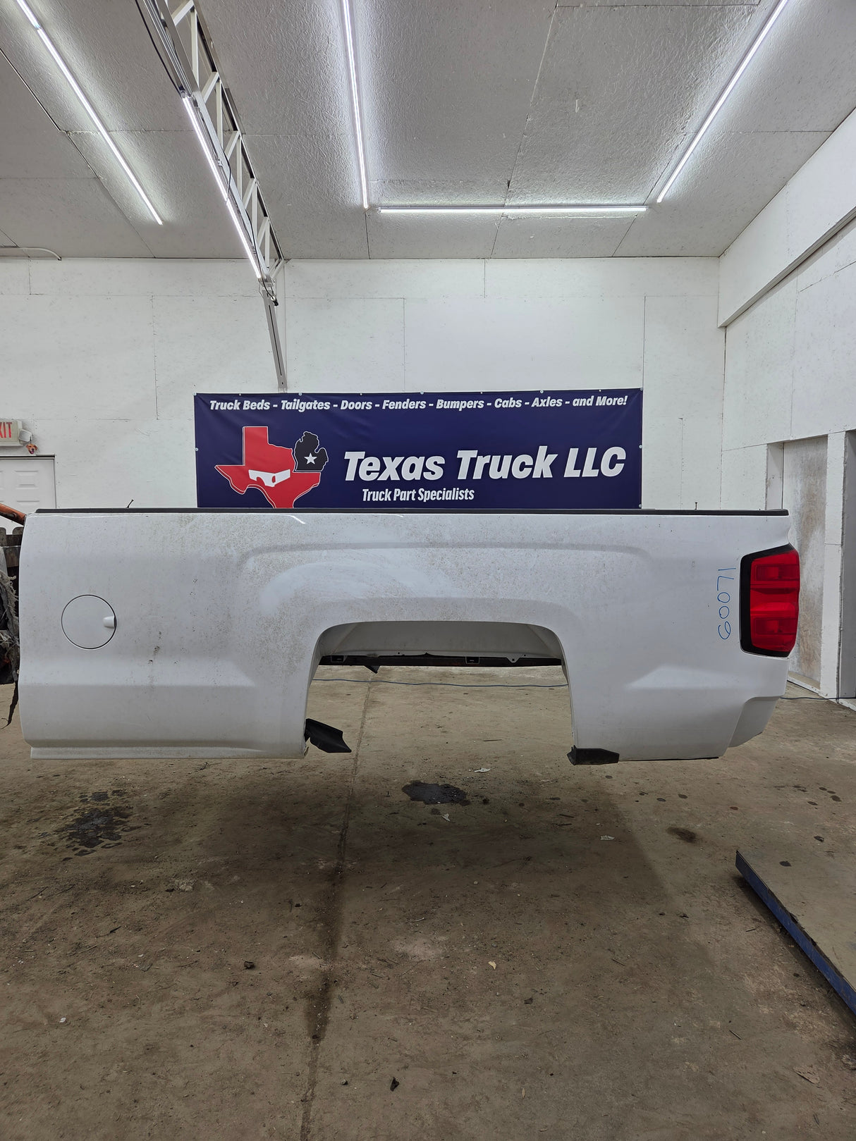 2014-2019 Chevrolet Silverado 1500 2500HD 3500HD 8' Long Truck Bed