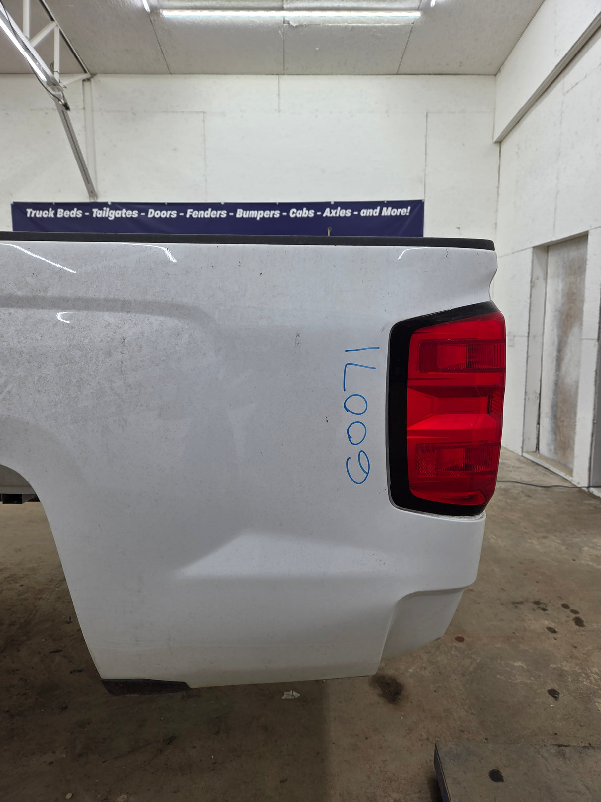 2014-2019 Chevrolet Silverado 1500 2500HD 3500HD 8' Long Truck Bed