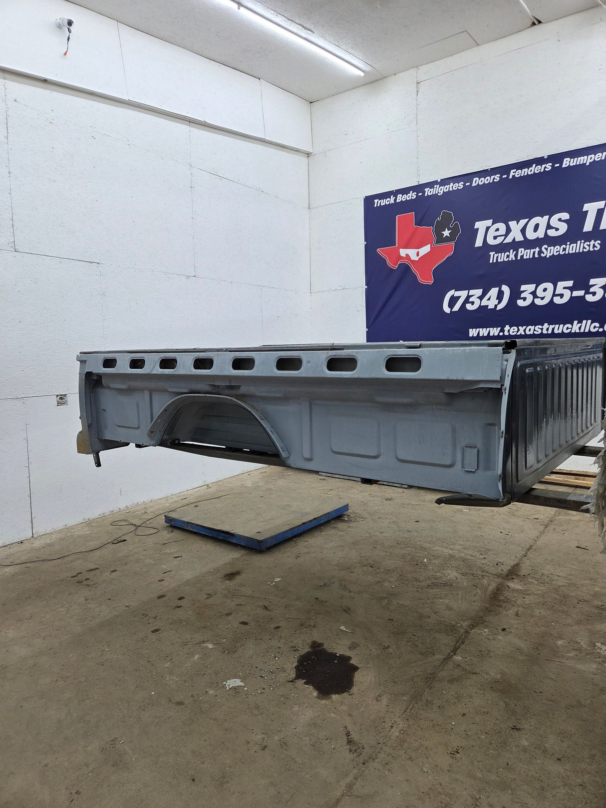 1999-2007 Chevrolet Silverado / GMC Sierra 8' 3500 HD Dually Truck Bed