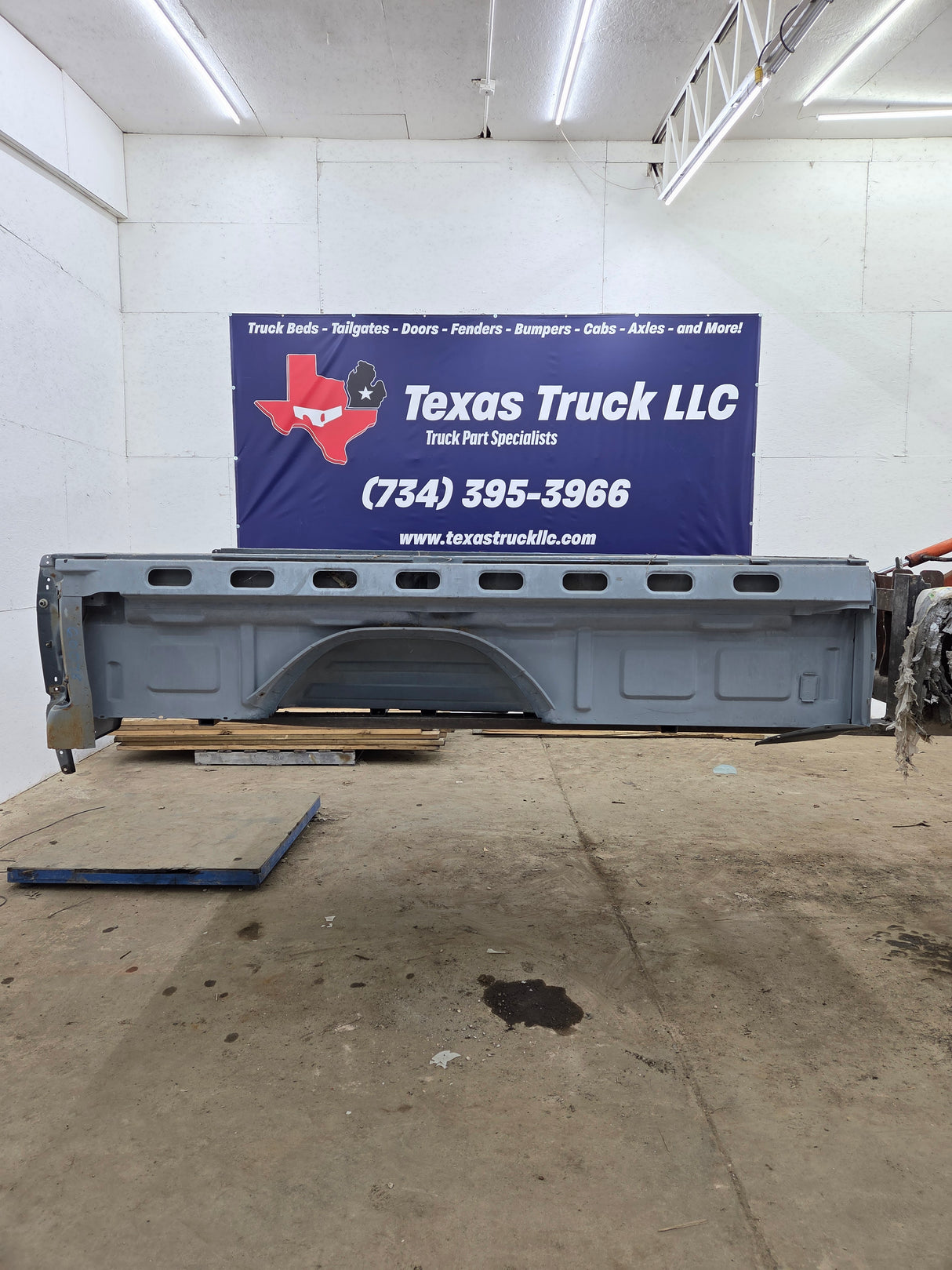 1999-2007 Chevrolet Silverado / GMC Sierra 8' 3500 HD Dually Truck Bed