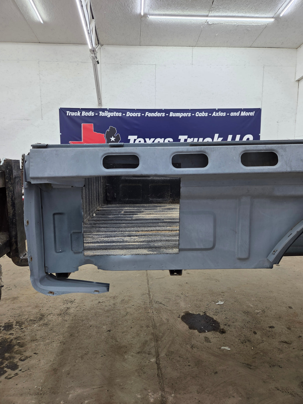 1999-2007 Chevrolet Silverado / GMC Sierra 8' 3500 HD Dually Truck Bed