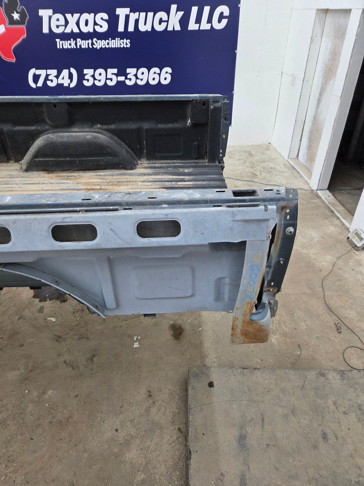 1999-2007 Chevrolet Silverado / GMC Sierra 8' 3500 HD Dually Truck Bed