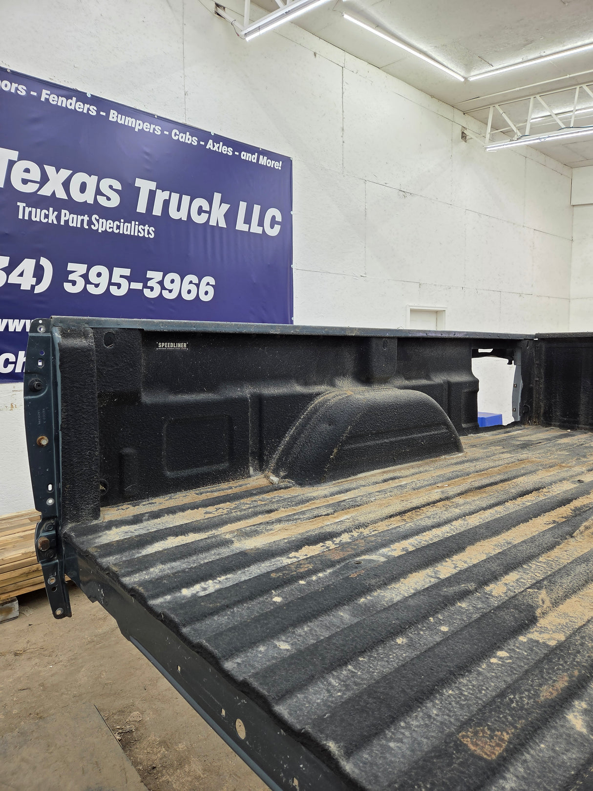 1999-2007 Chevrolet Silverado / GMC Sierra 8' 3500 HD Dually Truck Bed