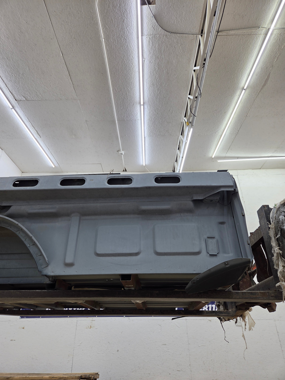 1999-2007 Chevrolet Silverado / GMC Sierra 8' 3500 HD Dually Truck Bed