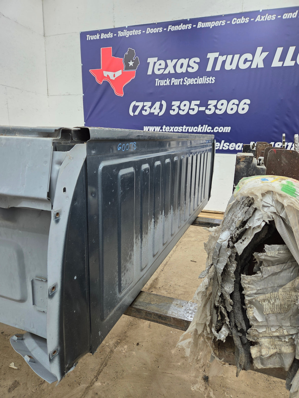 1999-2007 Chevrolet Silverado / GMC Sierra 8' 3500 HD Dually Truck Bed