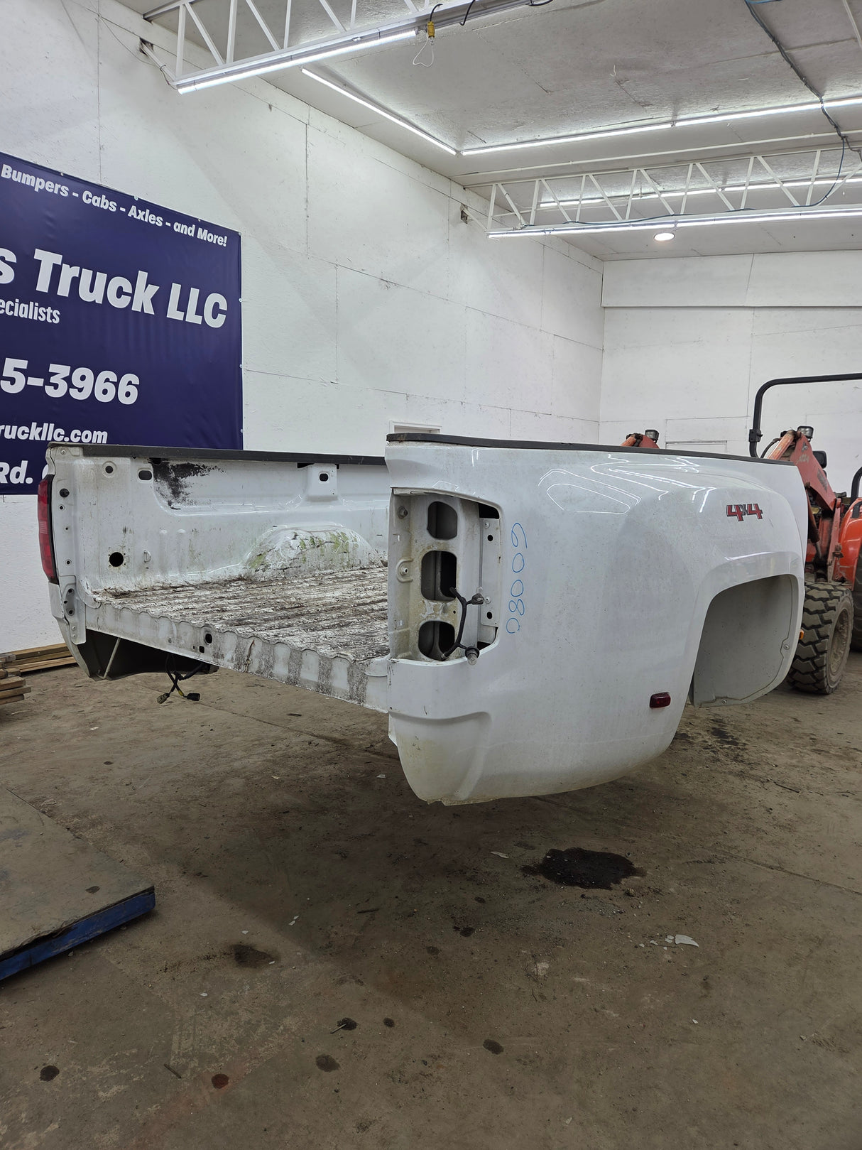 2014-2019 Chevrolet Silverado / GMC Sierra 3500 HD 8' Dually Truck Bed