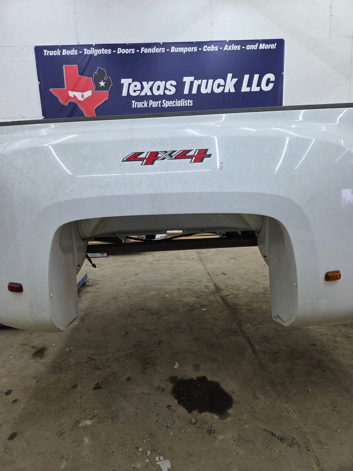 2014-2019 Chevrolet Silverado / GMC Sierra 3500 HD 8' Dually Truck Bed