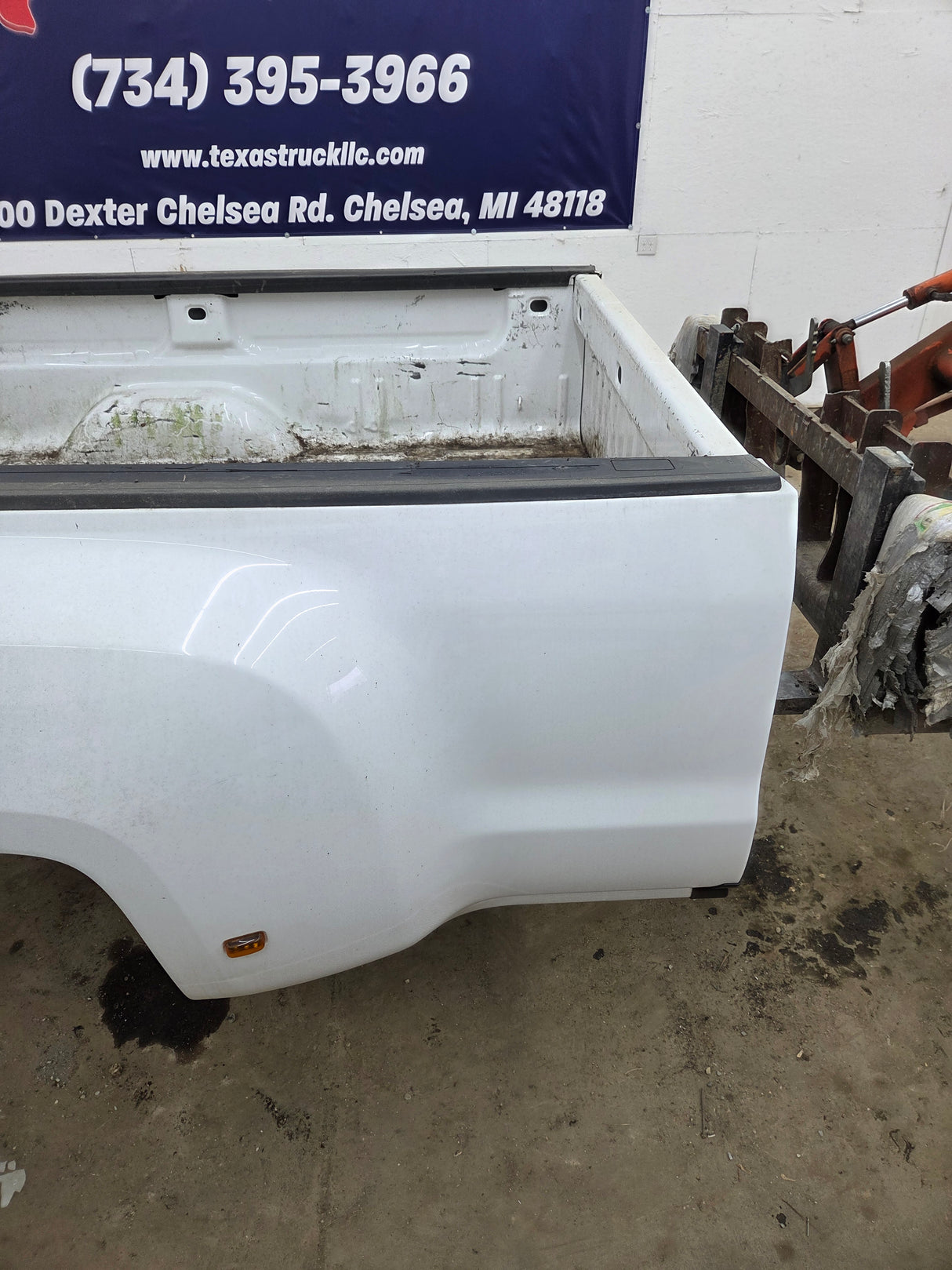 2014-2019 Chevrolet Silverado / GMC Sierra 3500 HD 8' Dually Truck Bed
