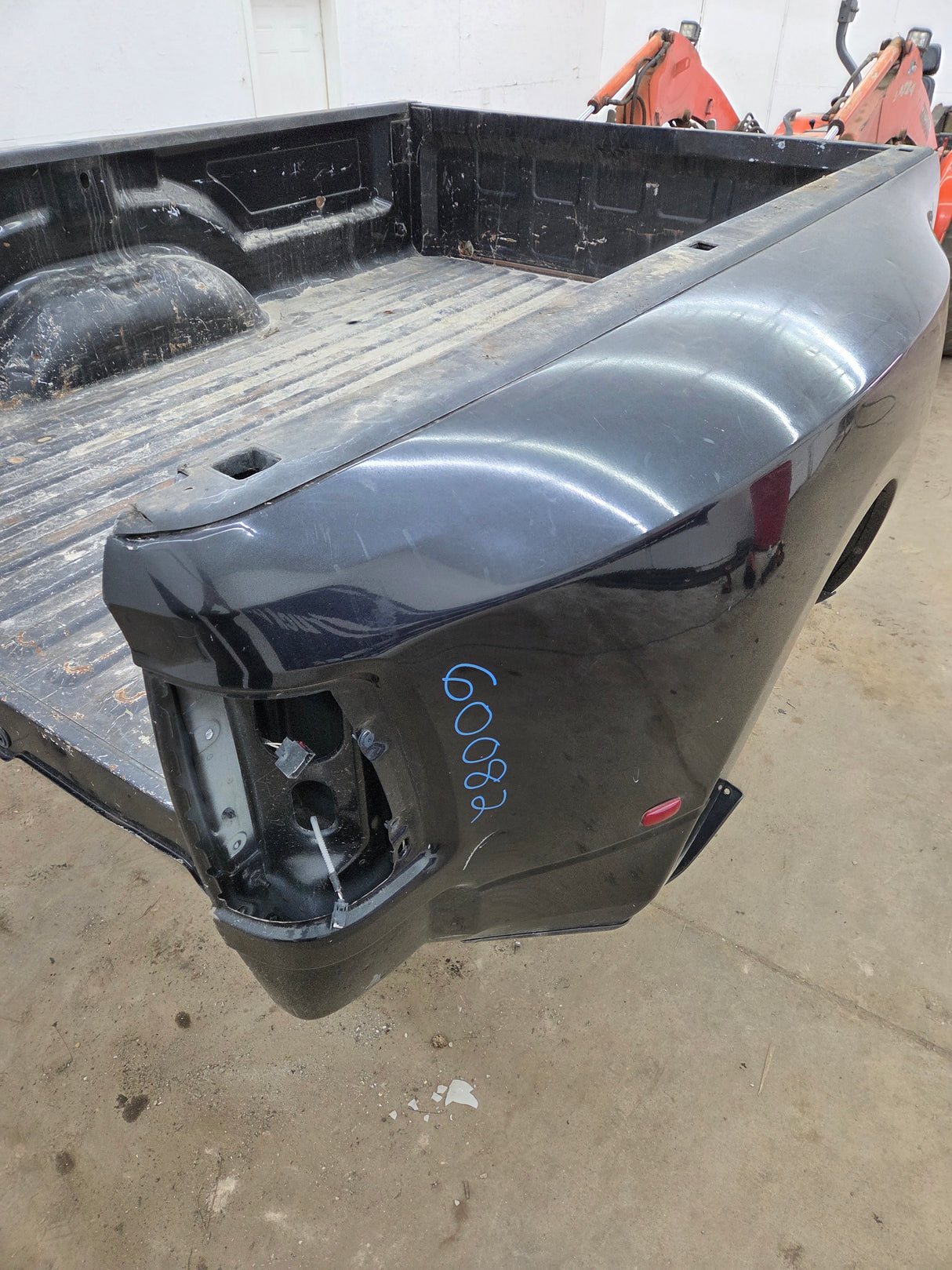 2009-2018 Dodge Ram 3500 4500 4th Gen Dually 8' Truck Truck Bed