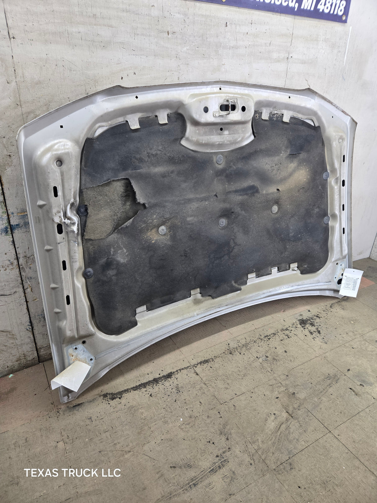 2003-2006 Chevrolet Silverado 1500 2500 'Cateye' Hood