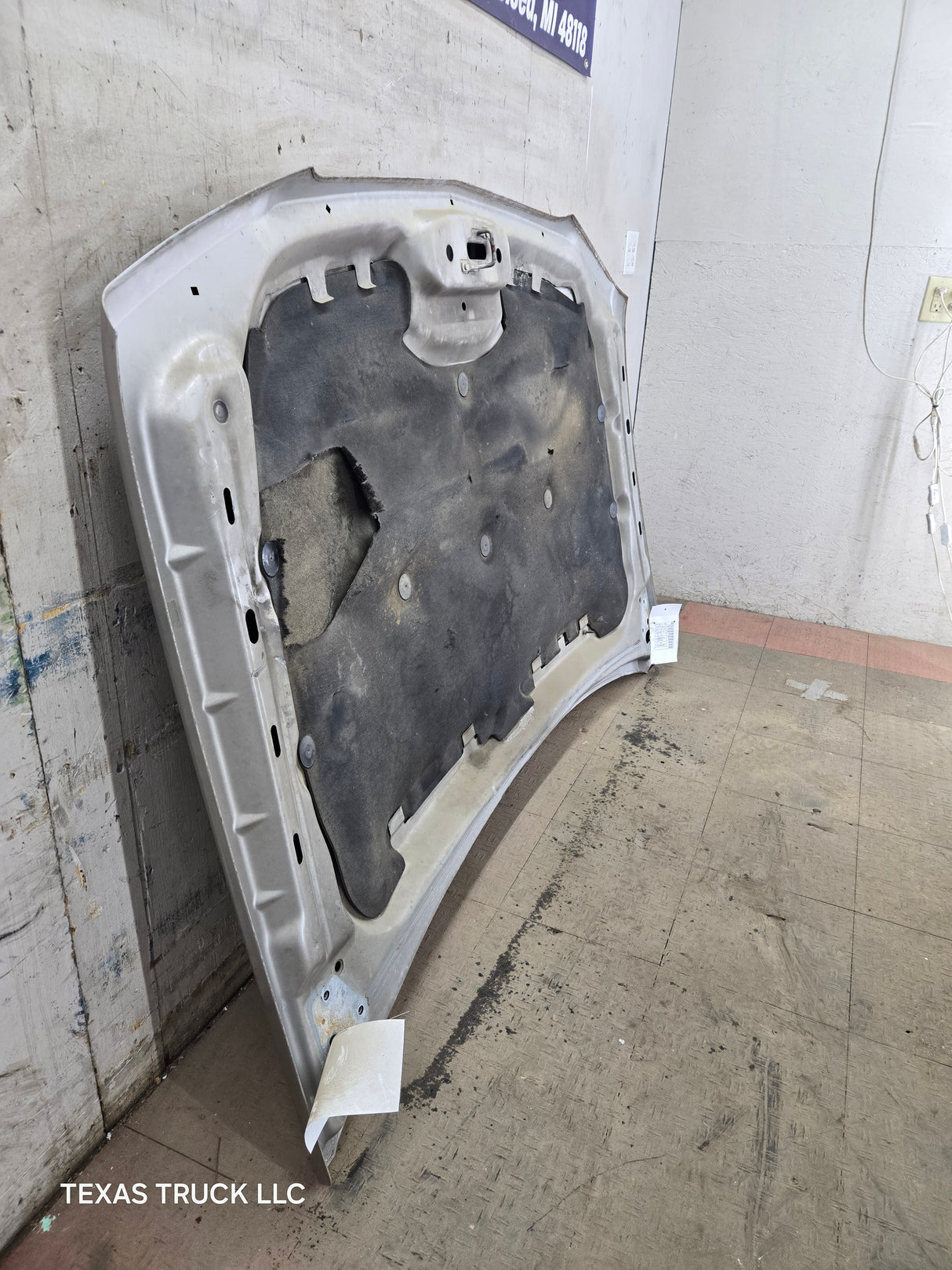 2003-2006 Chevrolet Silverado 1500 2500 'Cateye' Hood