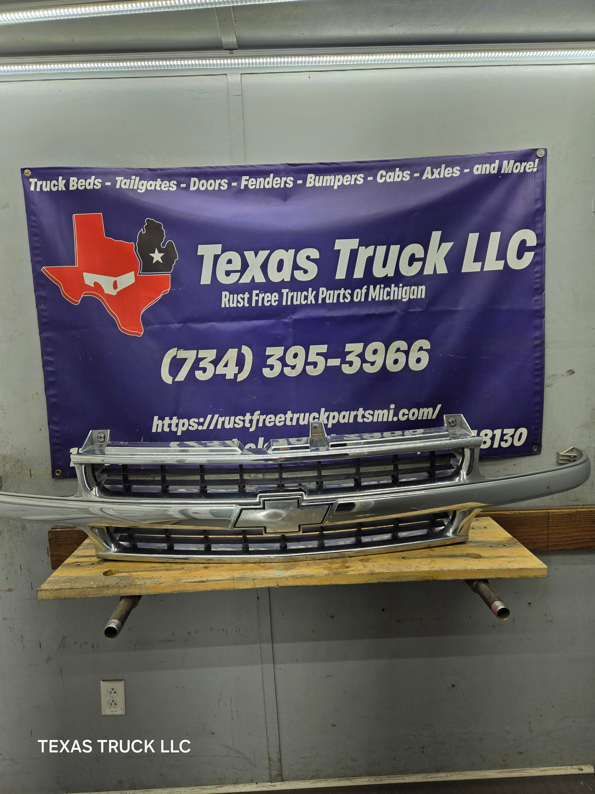1999-2002 Chevrolet Silverado 1500 2500 3500 Grill OEM