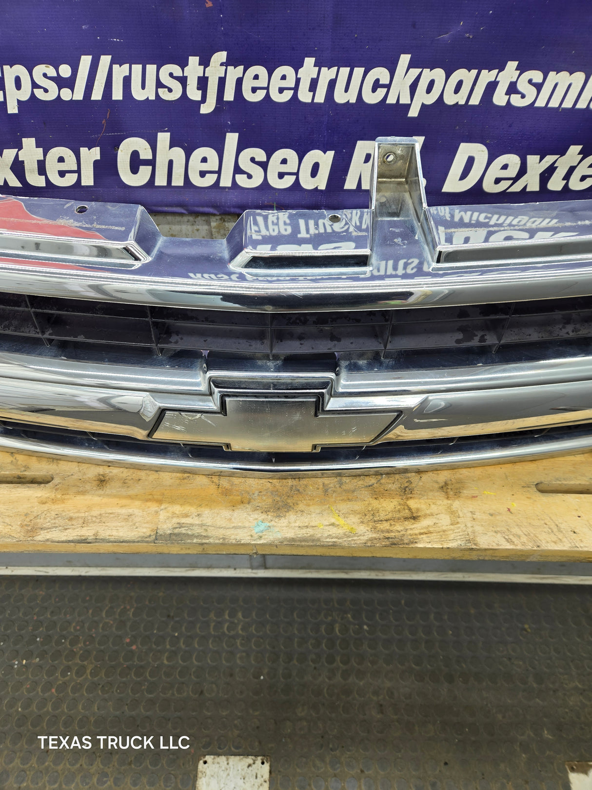 1999-2002 Chevrolet Silverado 1500 2500 3500 Grill OEM