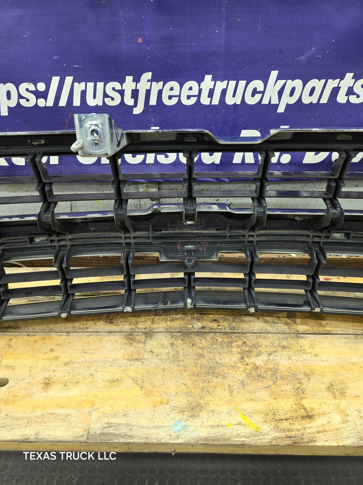1999-2002 Chevrolet Silverado 1500 2500 3500 Grill OEM