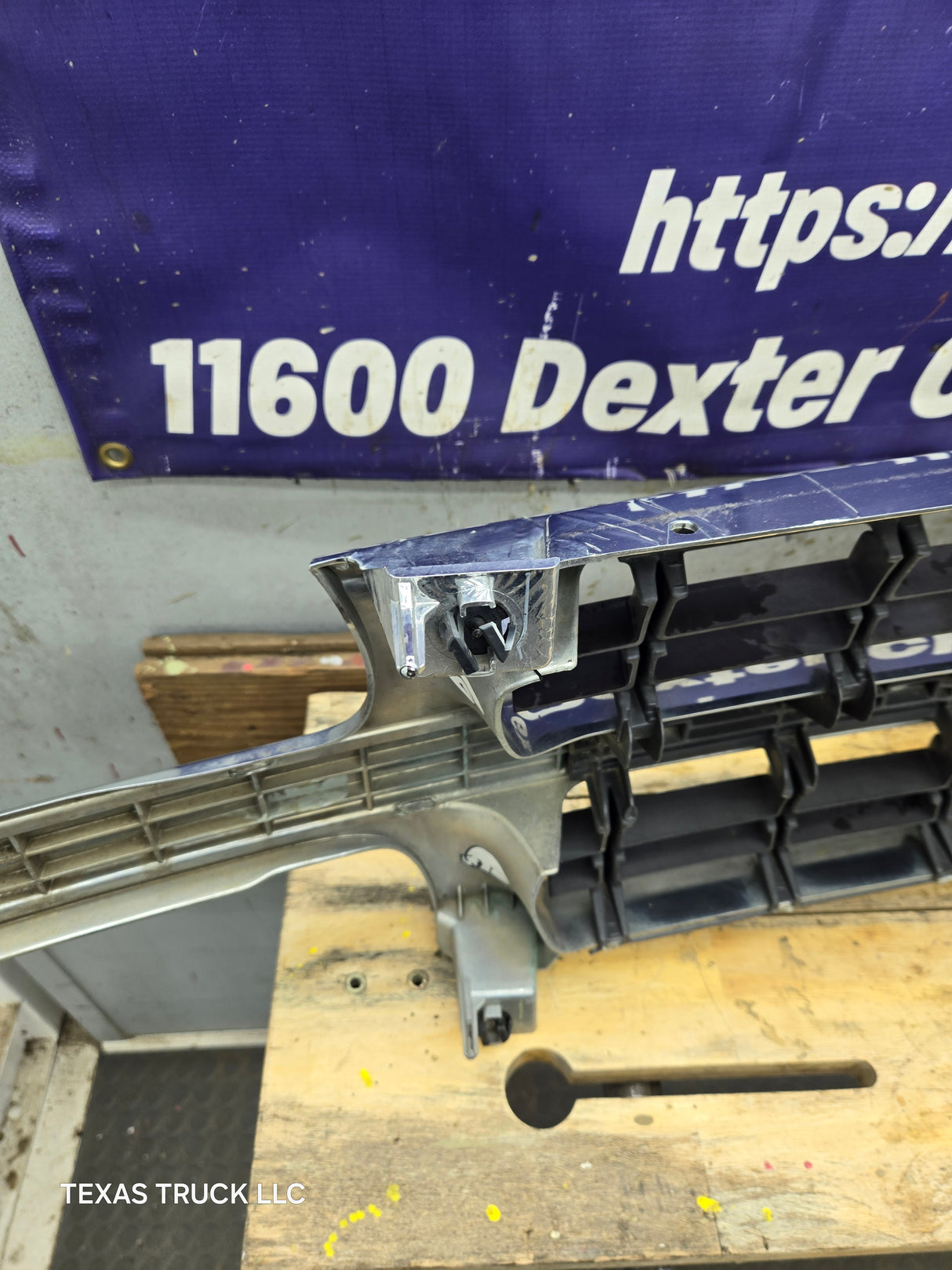1999-2002 Chevrolet Silverado 1500 2500 3500 Grill OEM