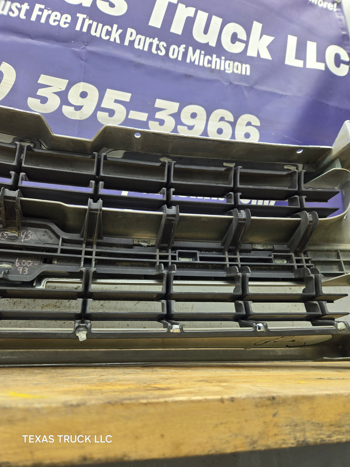 1999-2002 Chevrolet Silverado 1500 2500 3500 Grill OEM