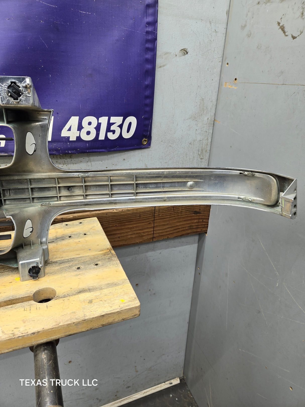 1999-2002 Chevrolet Silverado 1500 2500 3500 Grill OEM