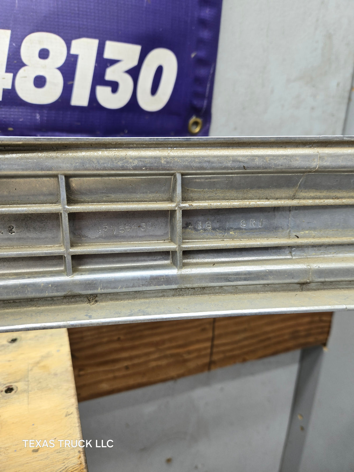 1999-2002 Chevrolet Silverado 1500 2500 3500 Grill OEM