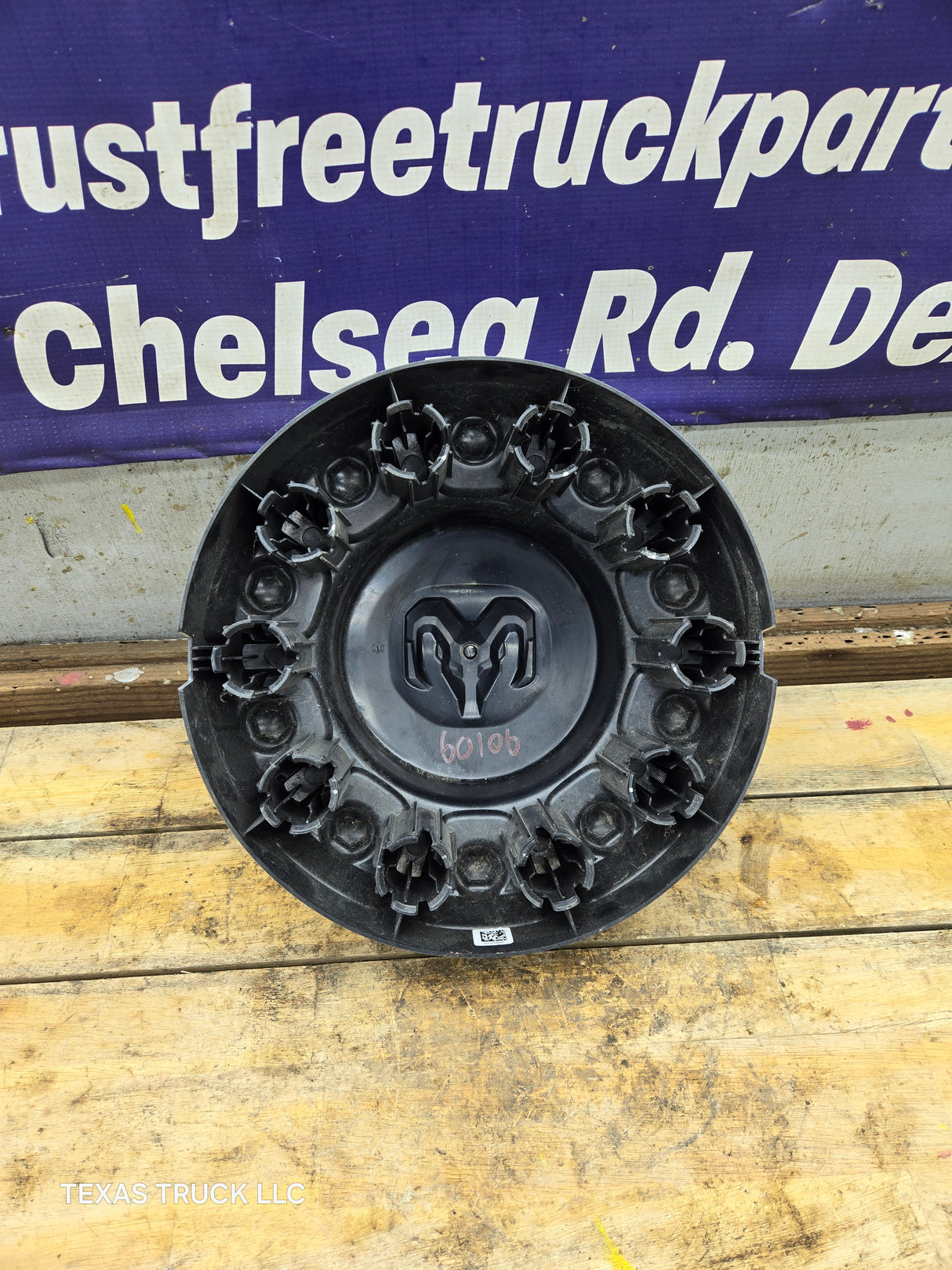 2019-2025 Dodge Ram 4500 5500 Dually Rear Center Cap Hub Cap 6ZF92TRMAB