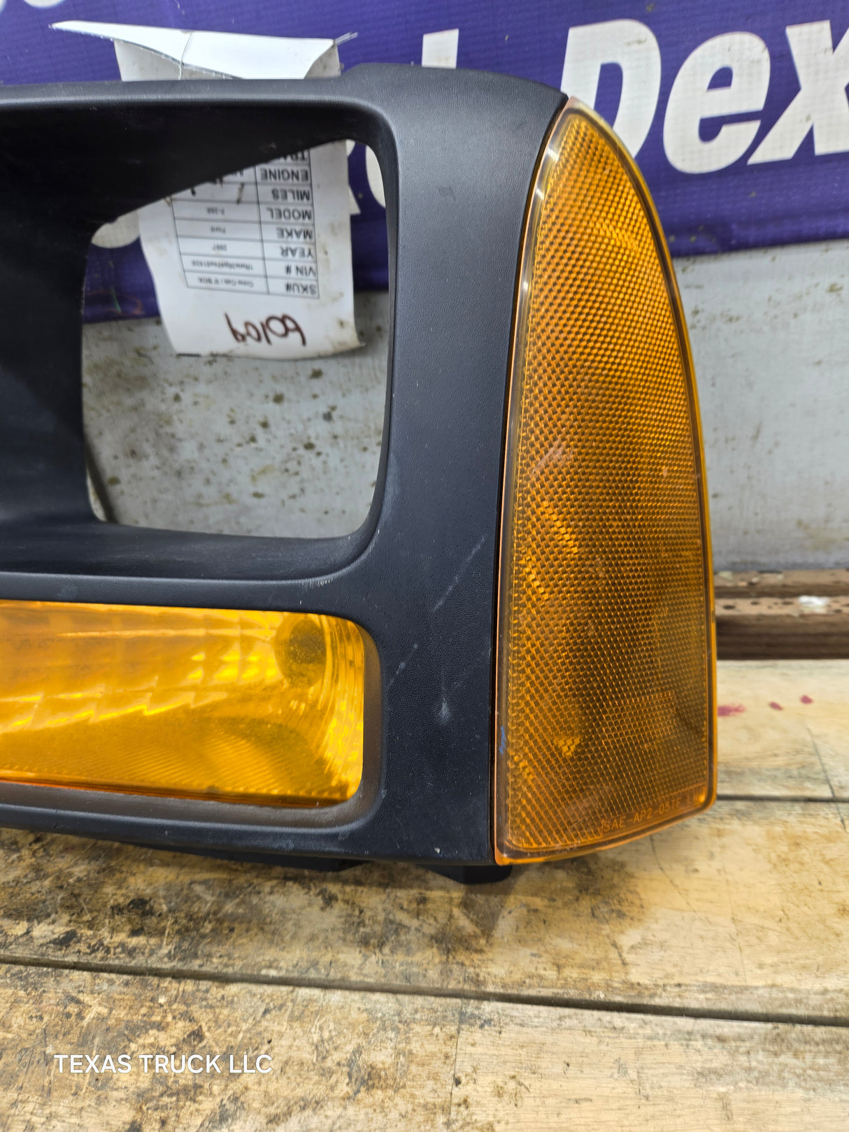 2005-2007 Ford Super Duty F250 F350 F450 F550 LH Left Driver Side Headlight Bezel Park Lamp Signal Corner Light 5C34-13B221-A