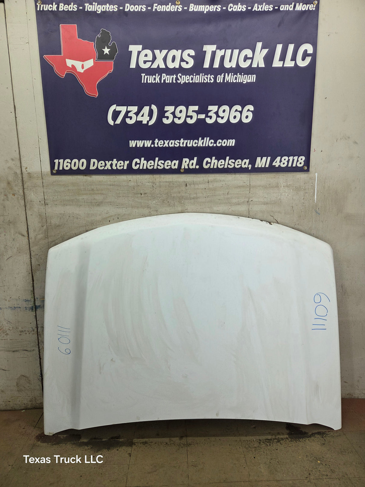2003-2006 Chevrolet Silverado 2500 3500 Cateye HD Hood OEM - Summit White