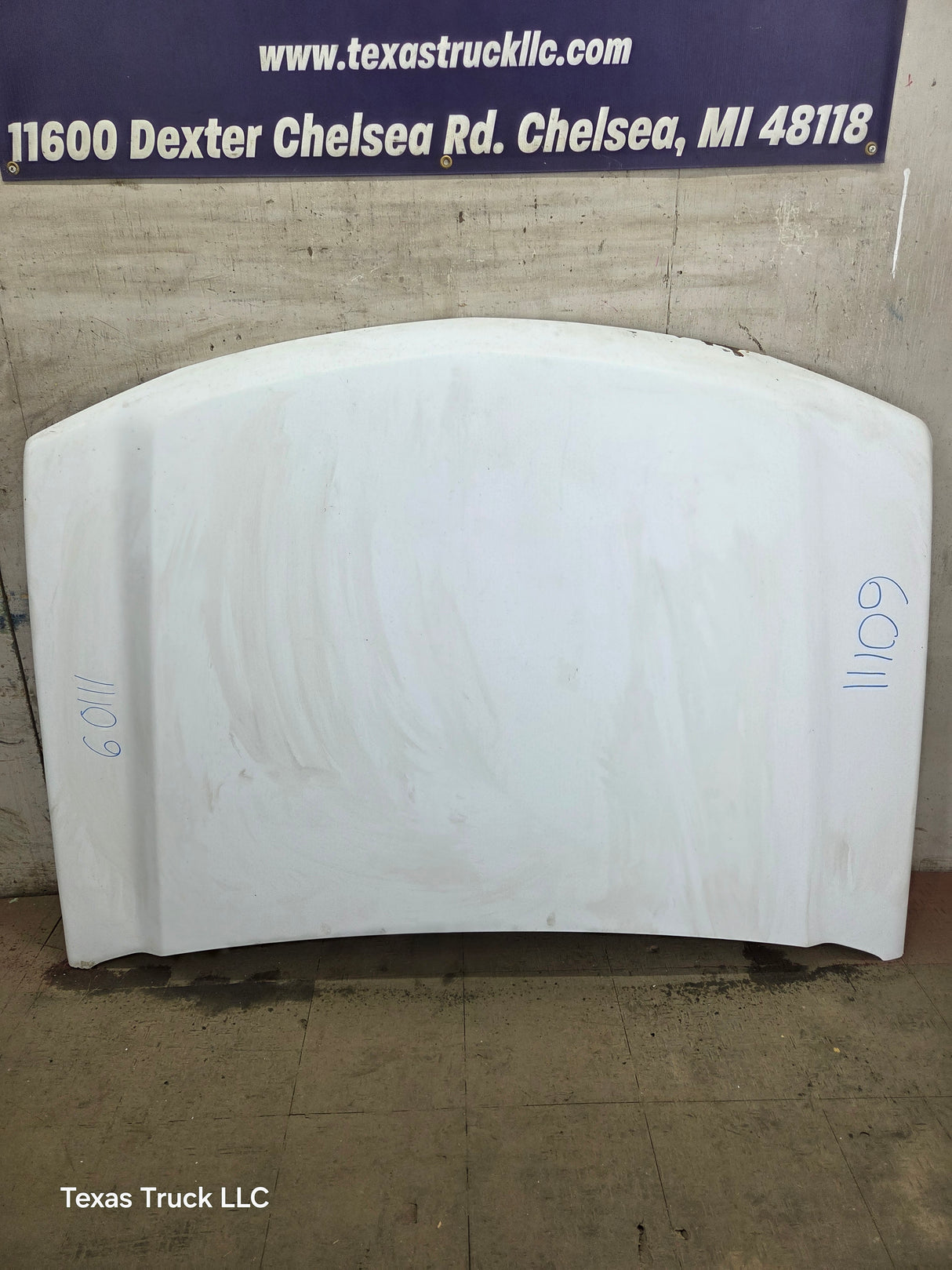 2003-2006 Chevrolet Silverado 2500 3500 Cateye HD Hood OEM - Summit White