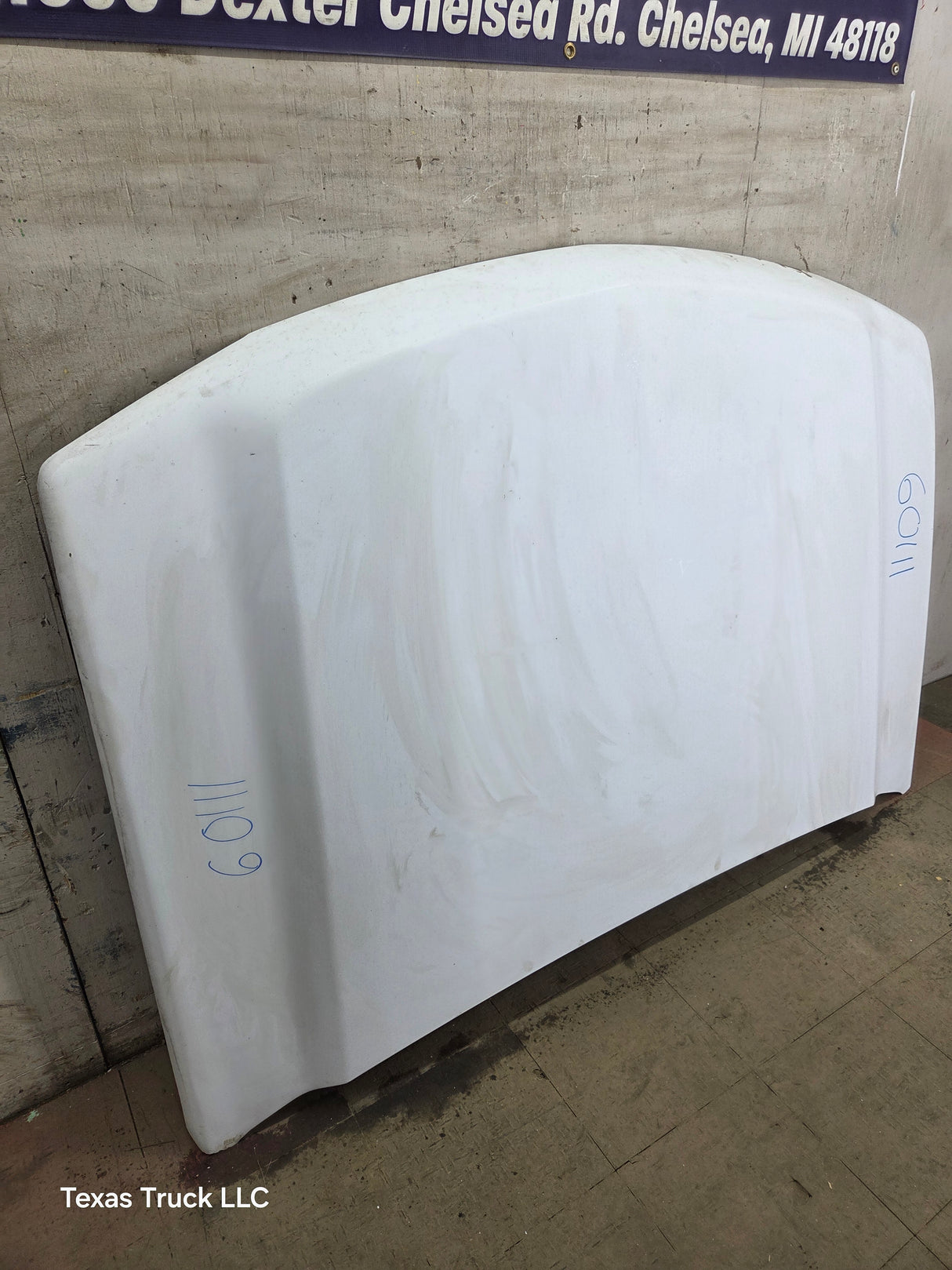 2003-2006 Chevrolet Silverado 2500 3500 Cateye HD Hood OEM - Summit White