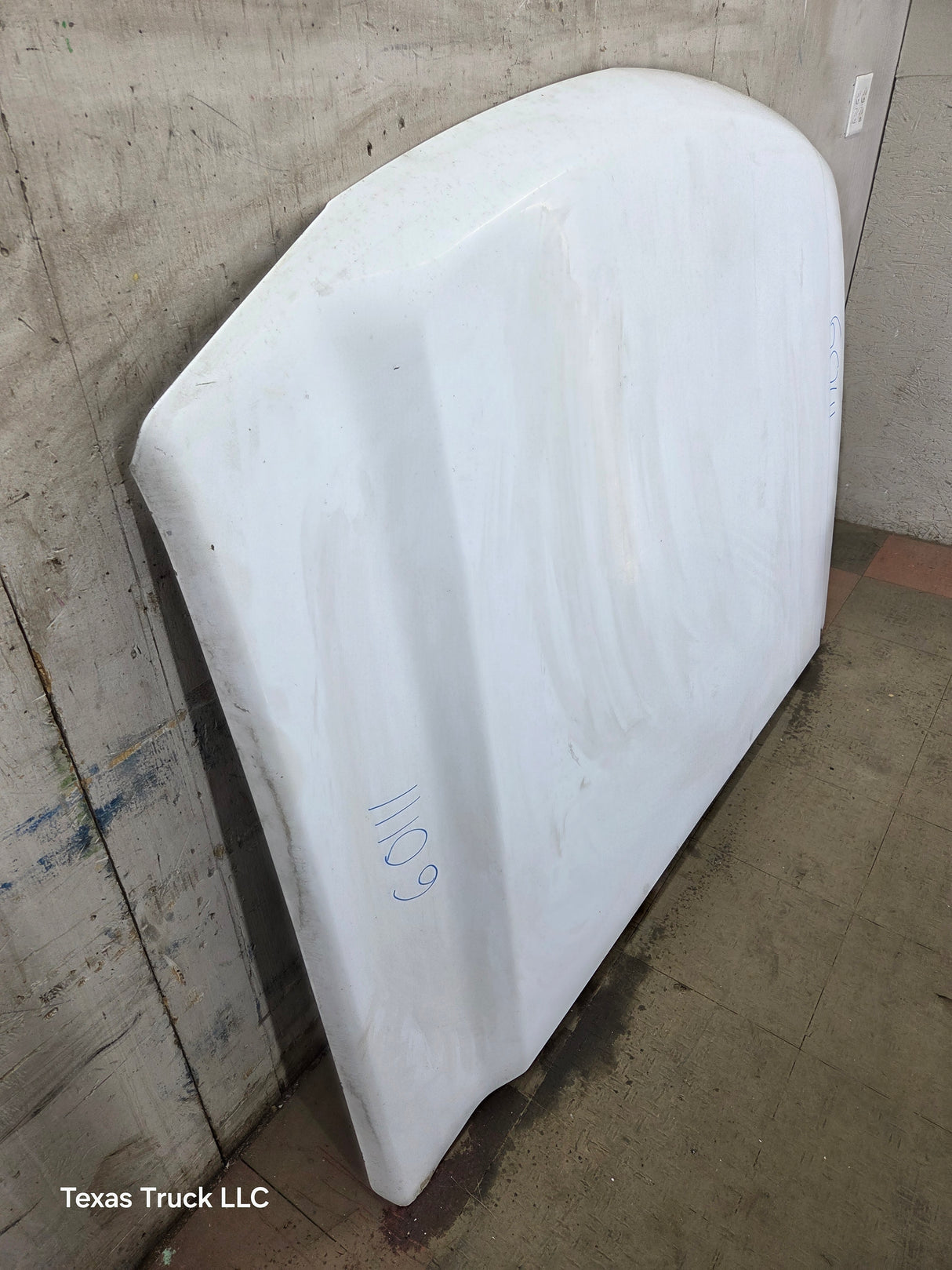 2003-2006 Chevrolet Silverado 2500 3500 Cateye HD Hood OEM - Summit White