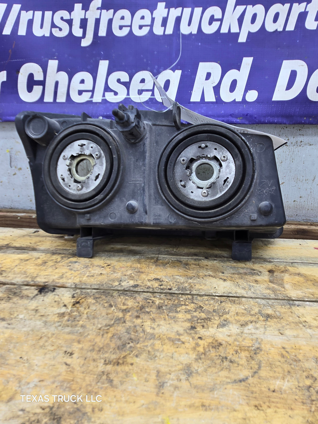 2003-2007 Chevrolet Silverado LH Driver Side Headlight Assembly - 10396913