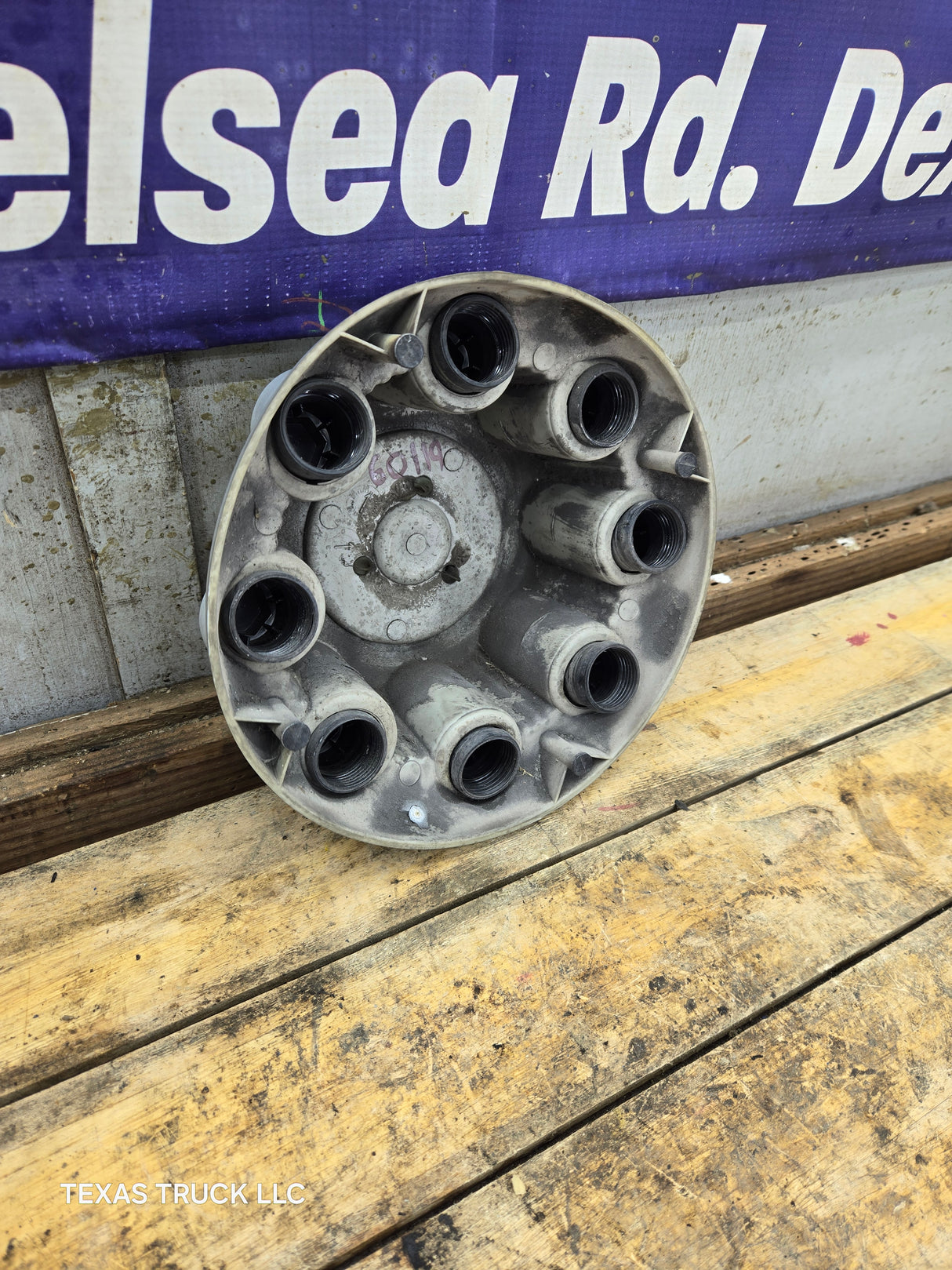 1999-2006 OEM Chevrolet Silverado 8 Lug Wheel Center Hub Cap Lug Cover
