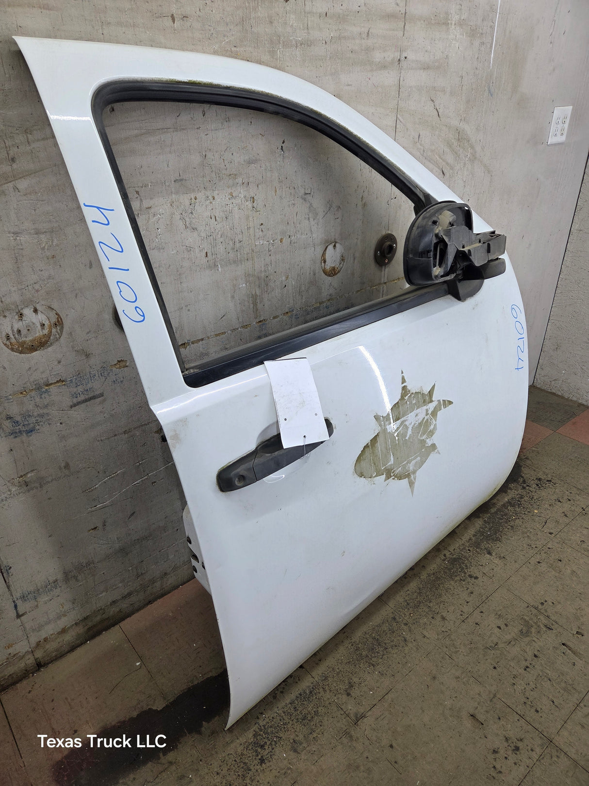 2007-2013 Chevrolet Silverado / GMC Sierra 1500 2500 3500 HD RH Front Passenger Side Door