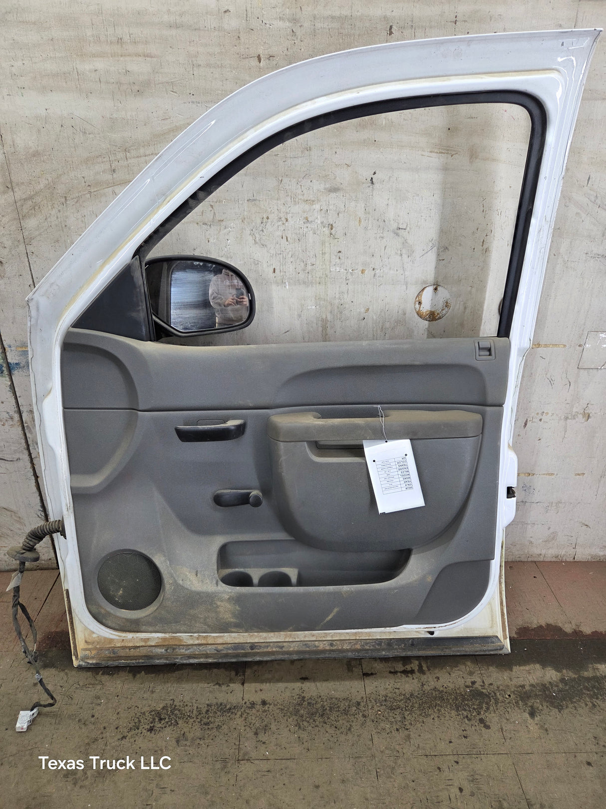 2007-2013 Chevrolet Silverado / GMC Sierra 1500 2500 3500 HD RH Front Passenger Side Door