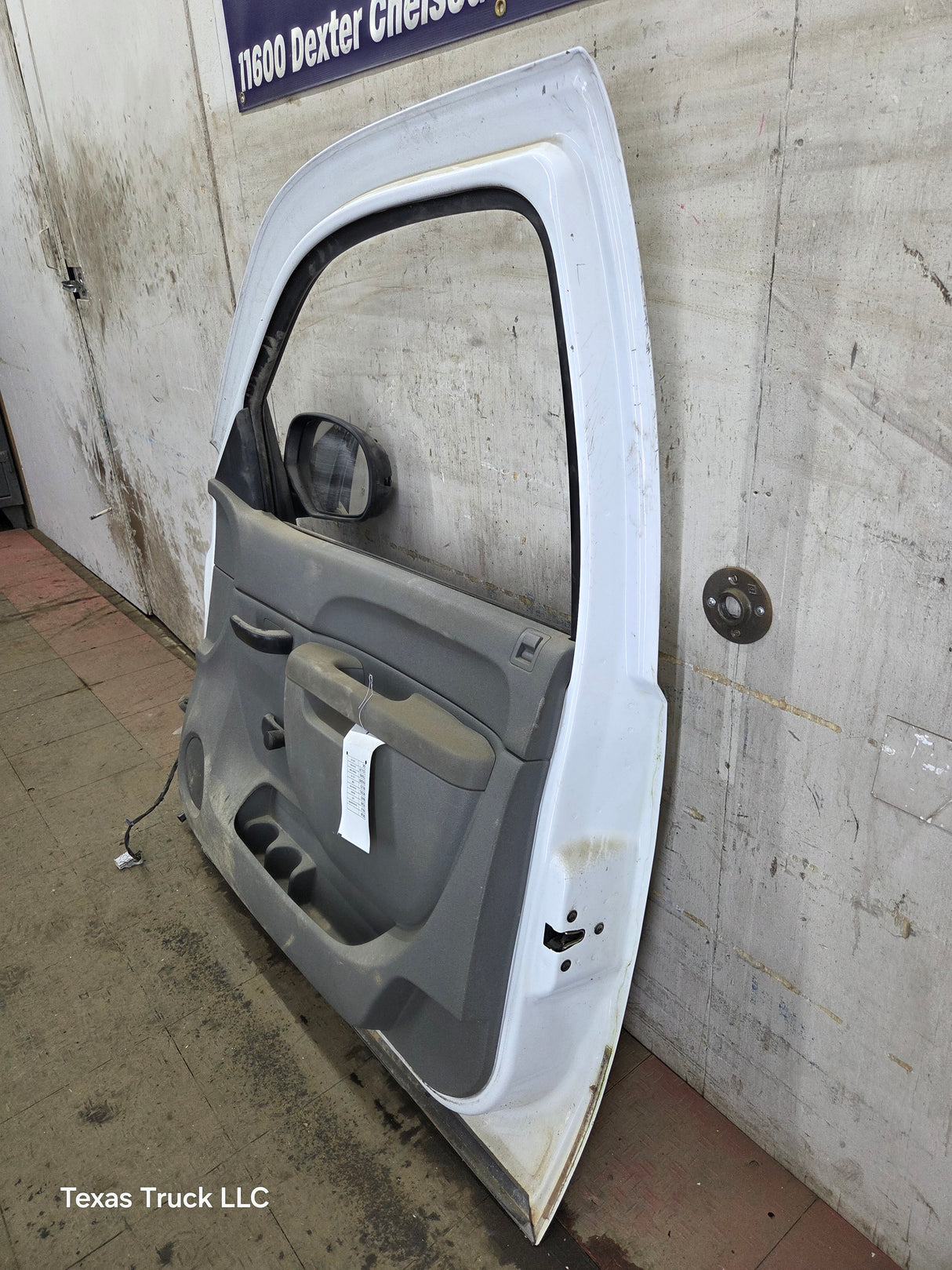 2007-2013 Chevrolet Silverado / GMC Sierra 1500 2500 3500 HD RH Front Passenger Side Door